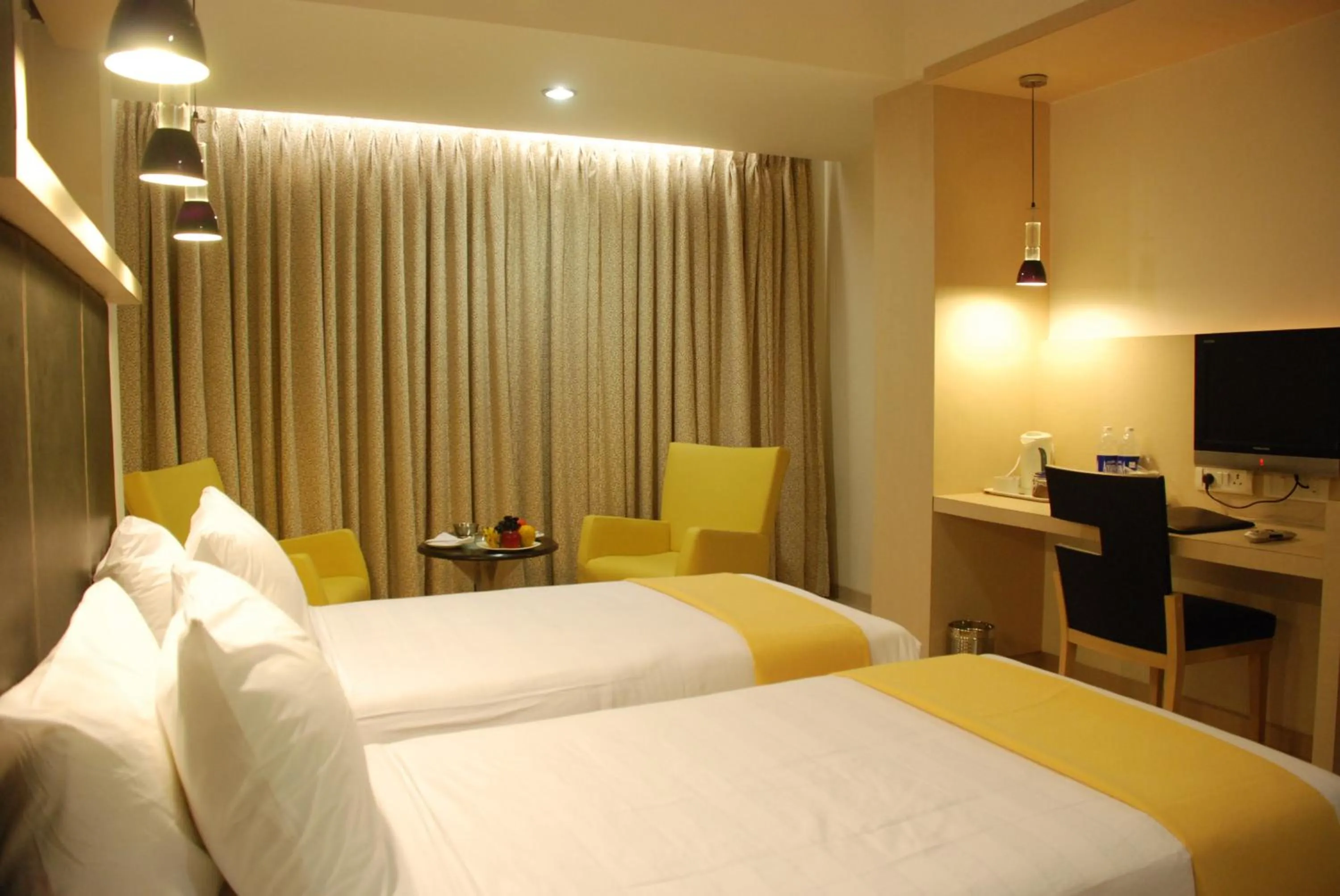 Photo of the whole room, Bed in The Oriental Residency