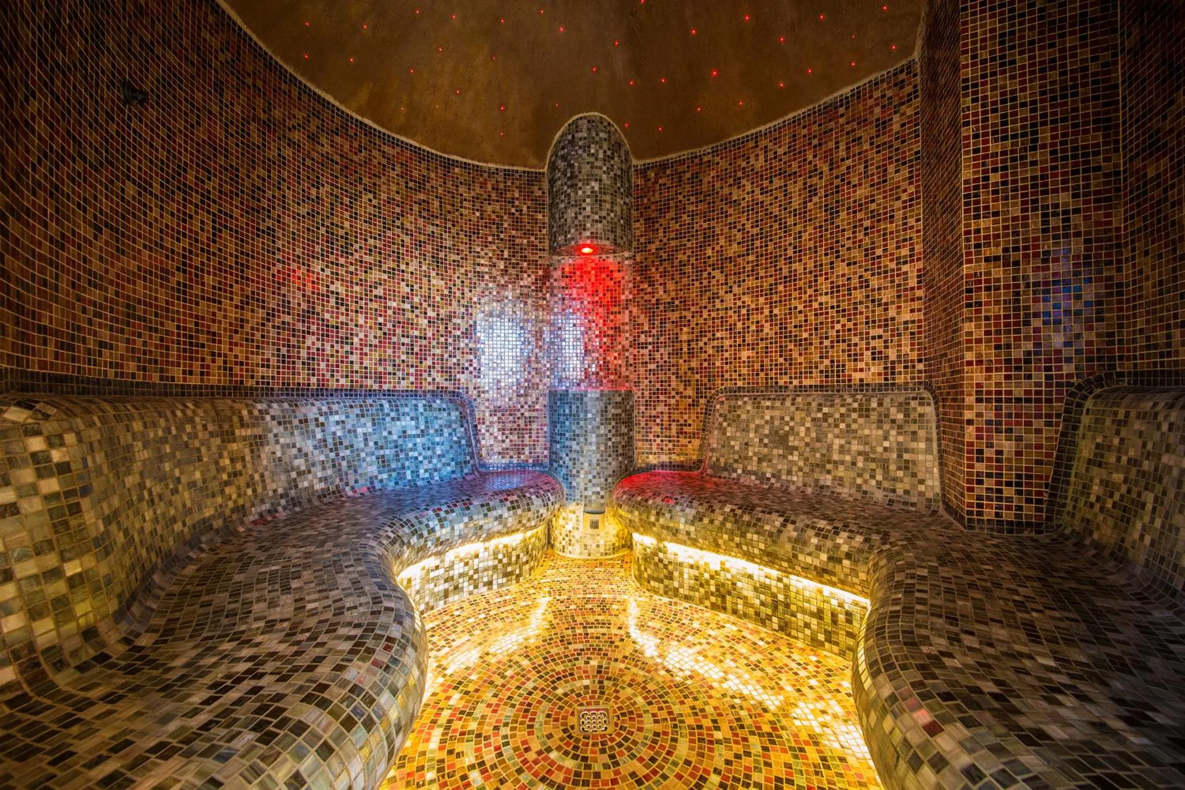 Steam room in Hotel Galicja Superior Wellness & Spa