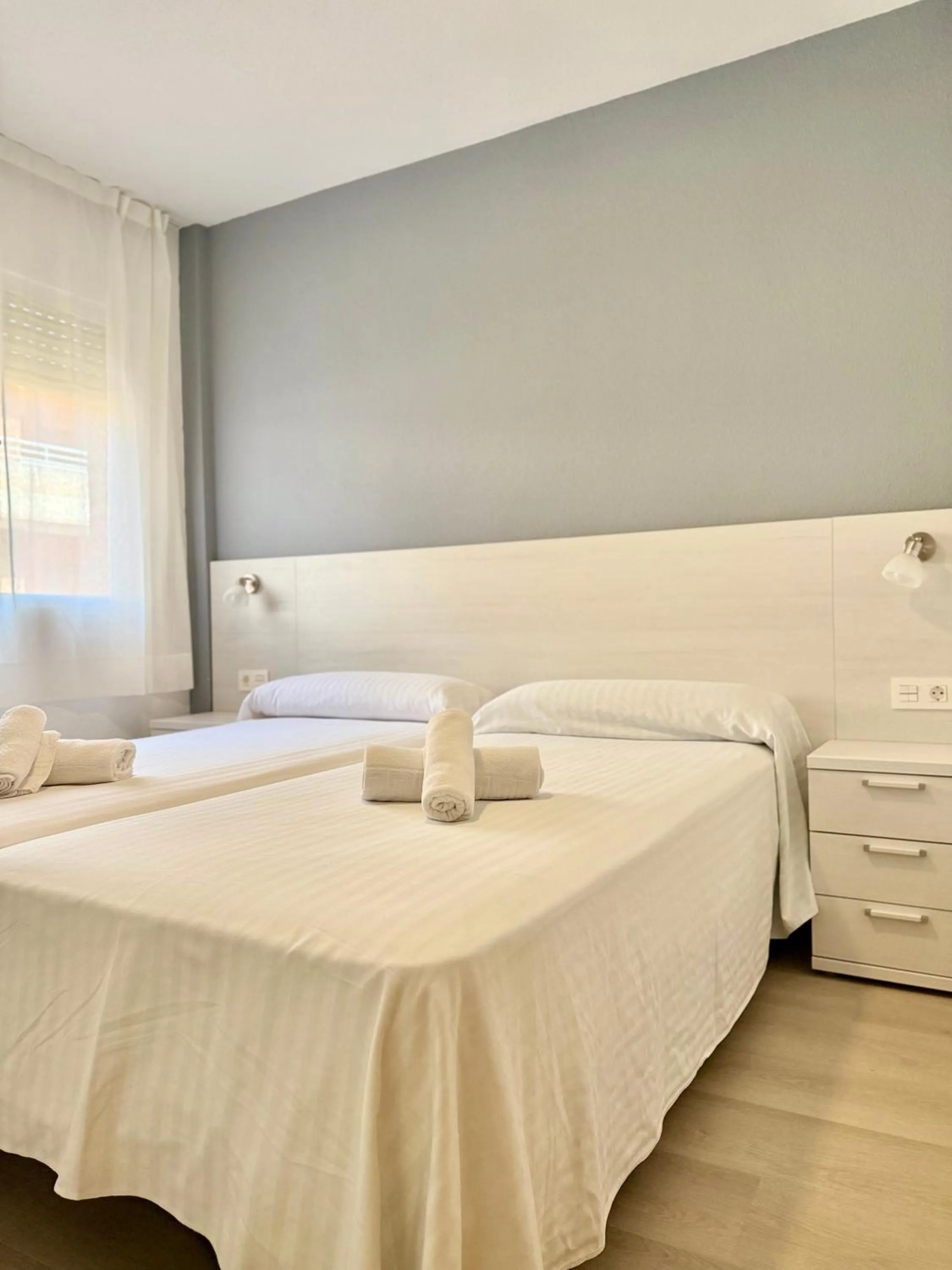 Bedroom, Bed in Destinos De Sol Los Alcazares - Montepío Minería