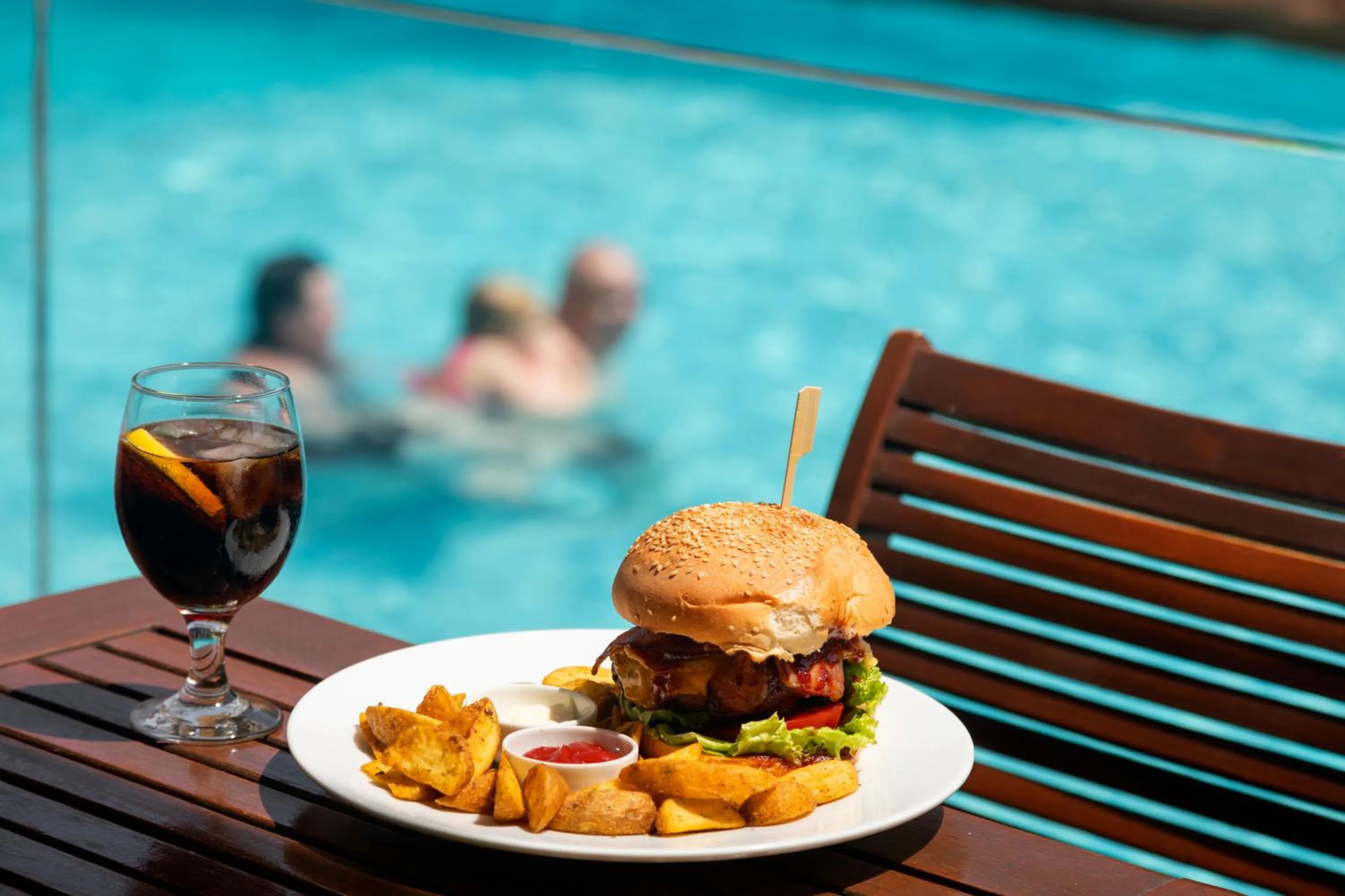 Restaurant/places to eat in Athineon Hotel