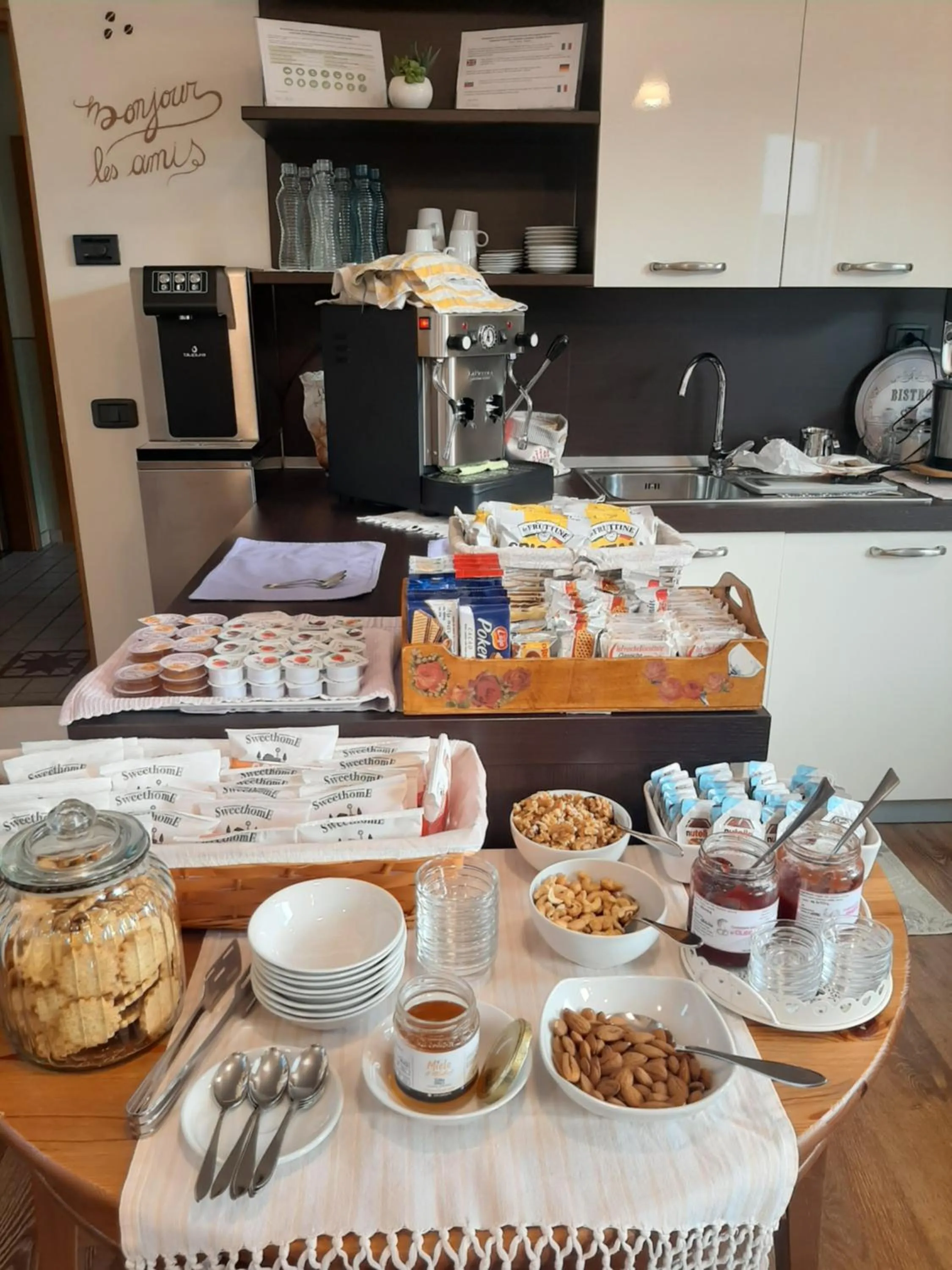 Buffet breakfast in B&B La Vecchia Tipografia - Lago D'Idro