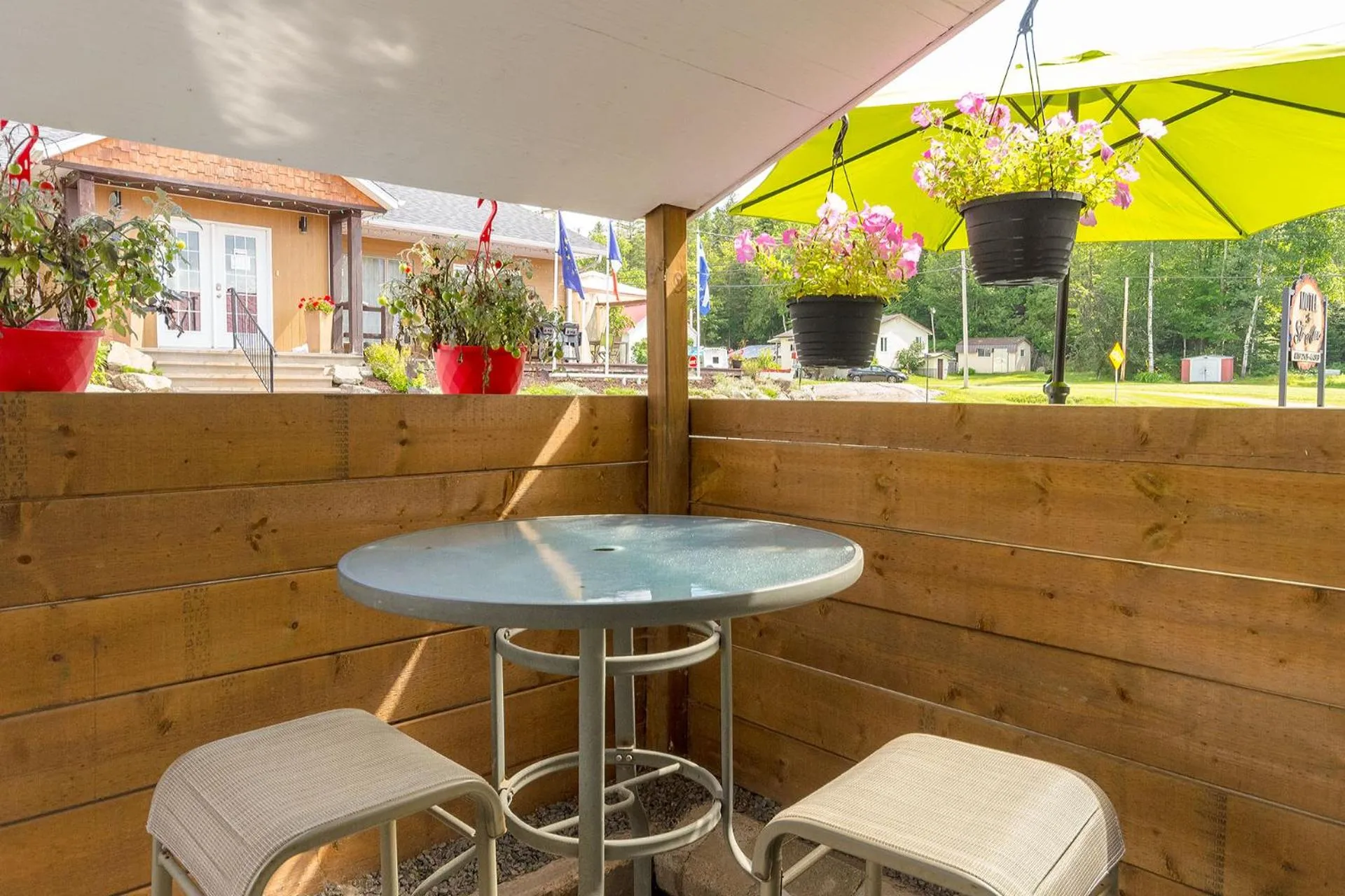 Property building in Le Saint Alex