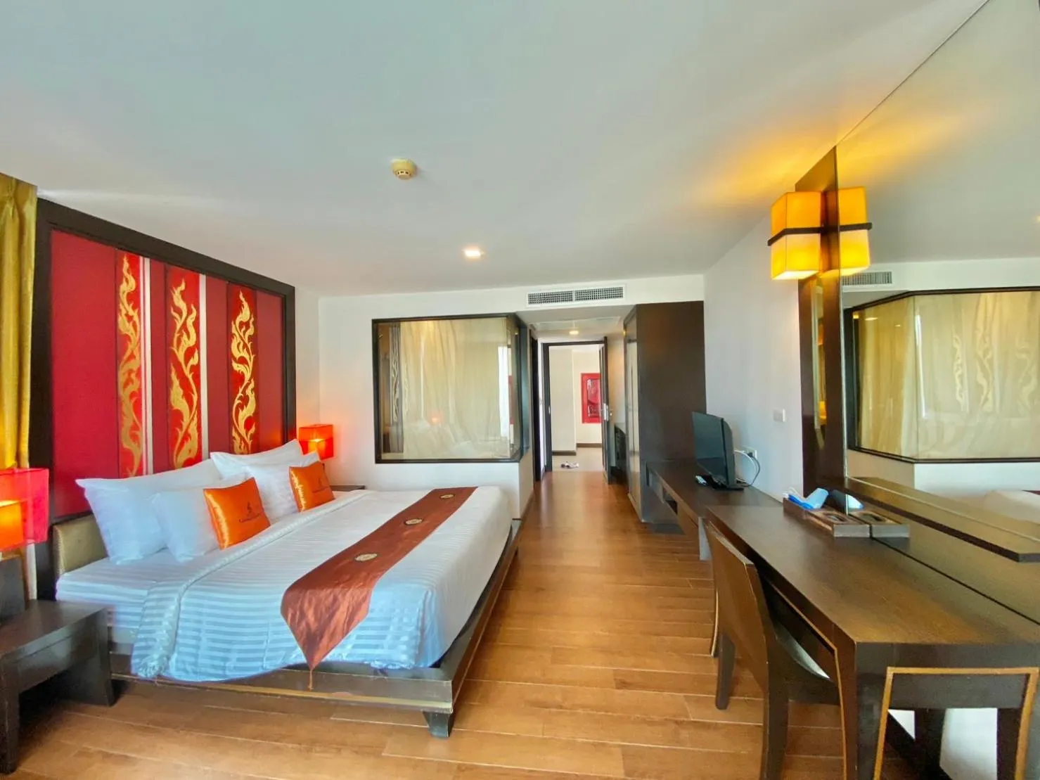 View (from property/room), Bed in Royal Thai Pavilion Jomtien Hotel