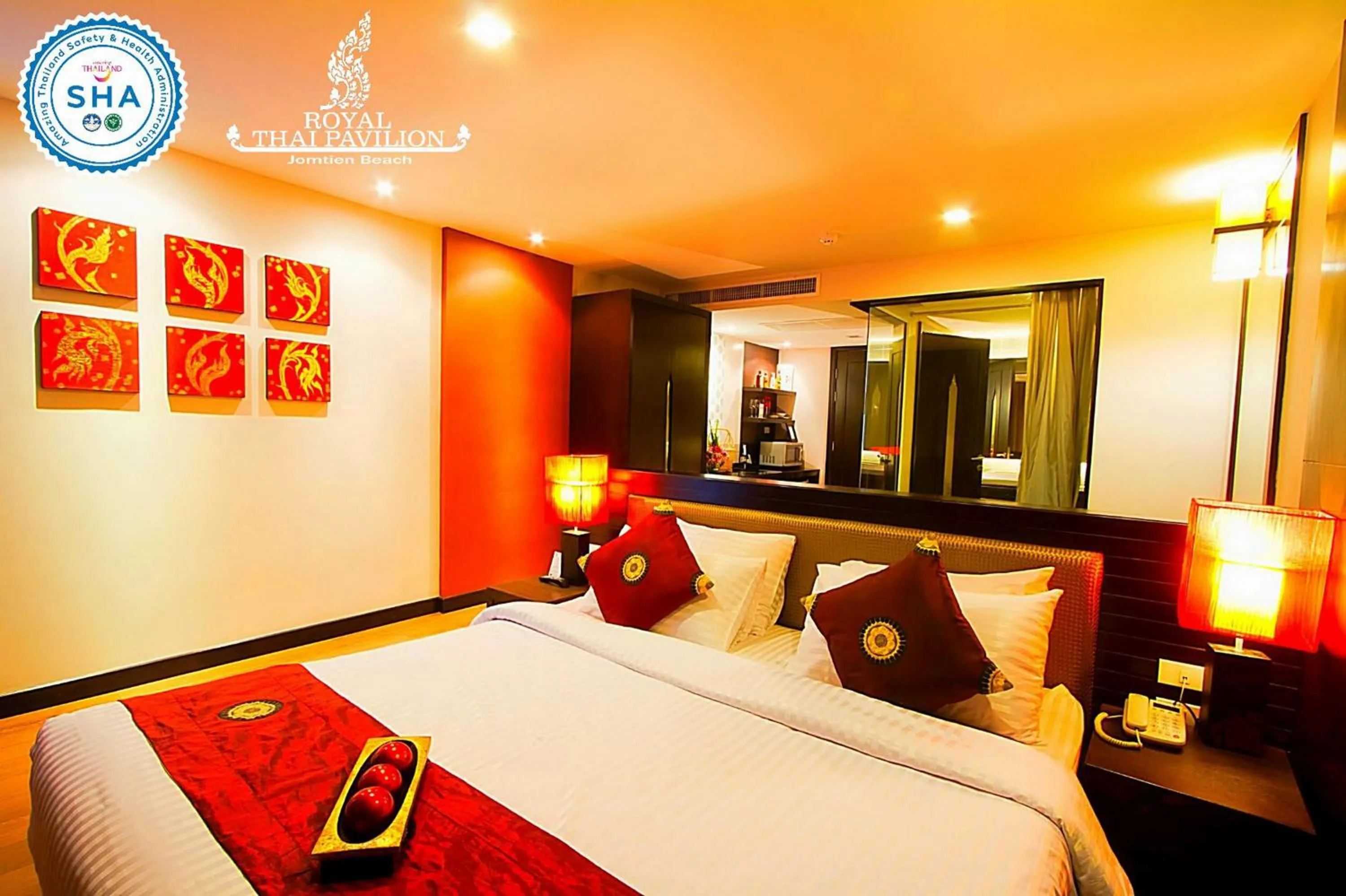 Bedroom, Bed in Royal Thai Pavilion Jomtien Hotel