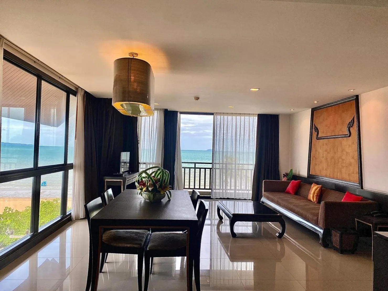 Living room in Royal Thai Pavilion Jomtien Hotel