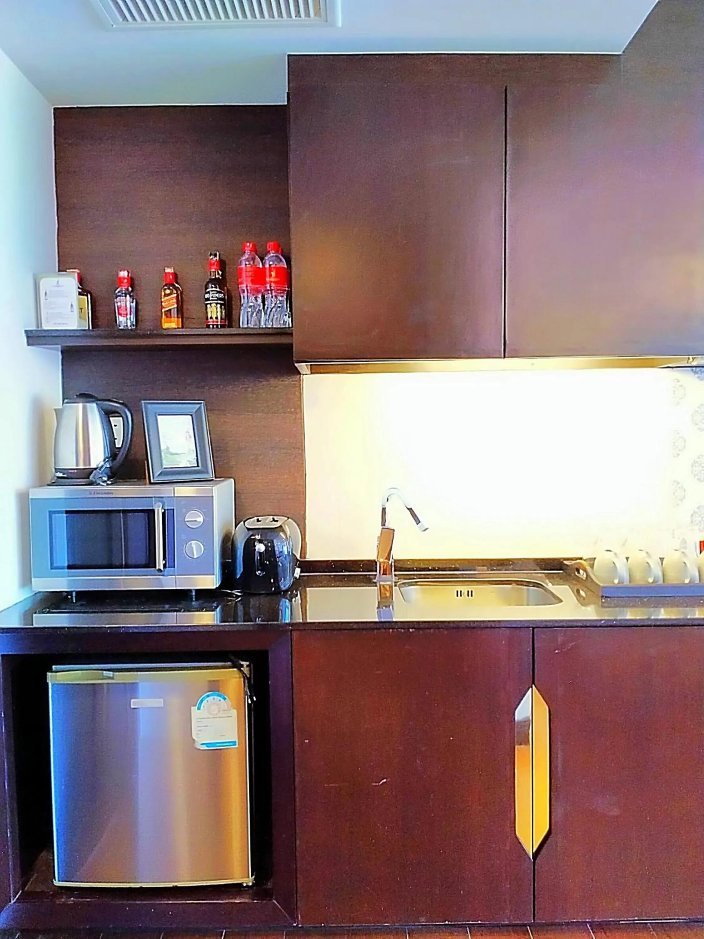 minibar in Royal Thai Pavilion Jomtien Hotel