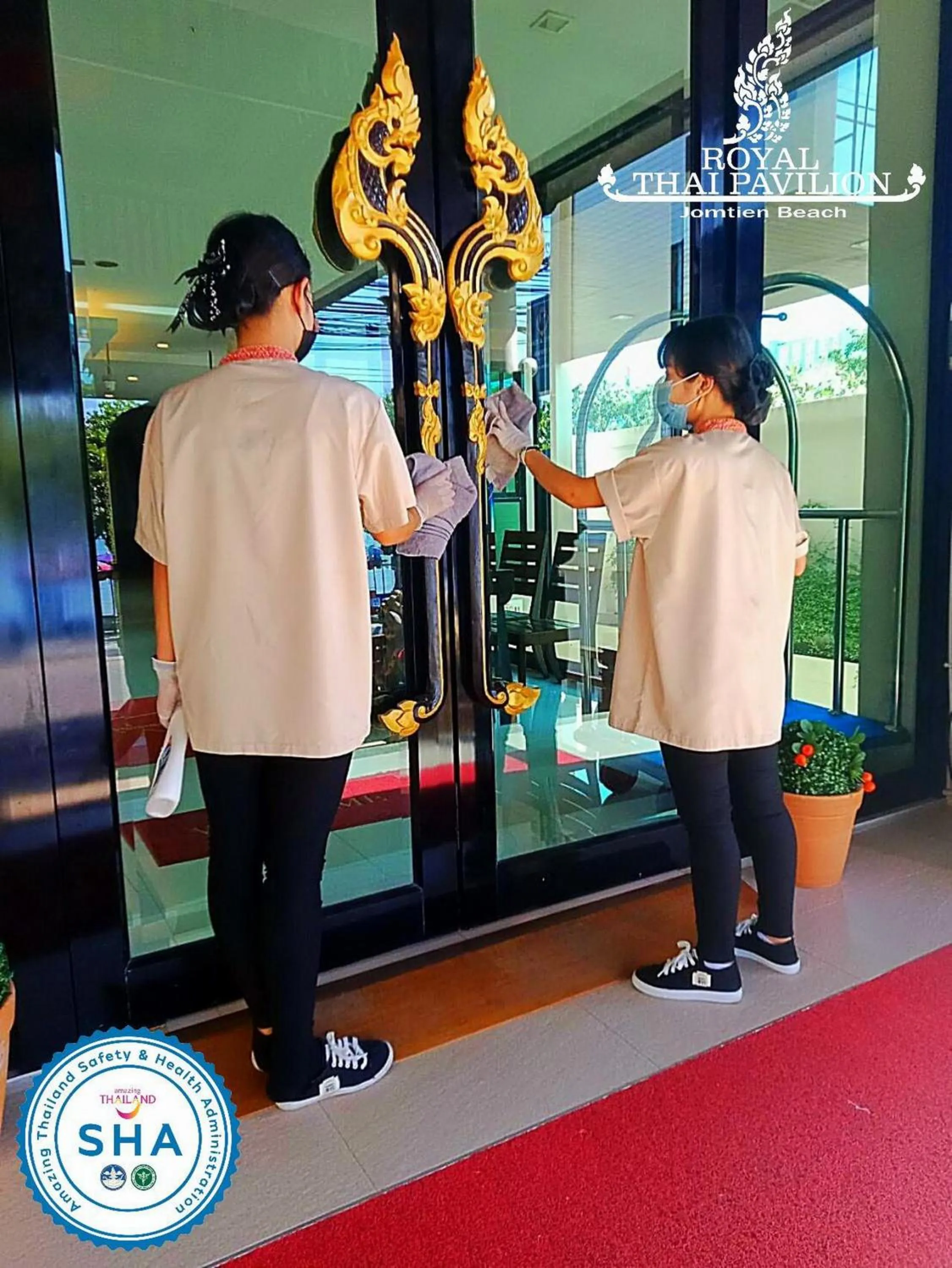 Staff in Royal Thai Pavilion Jomtien Hotel