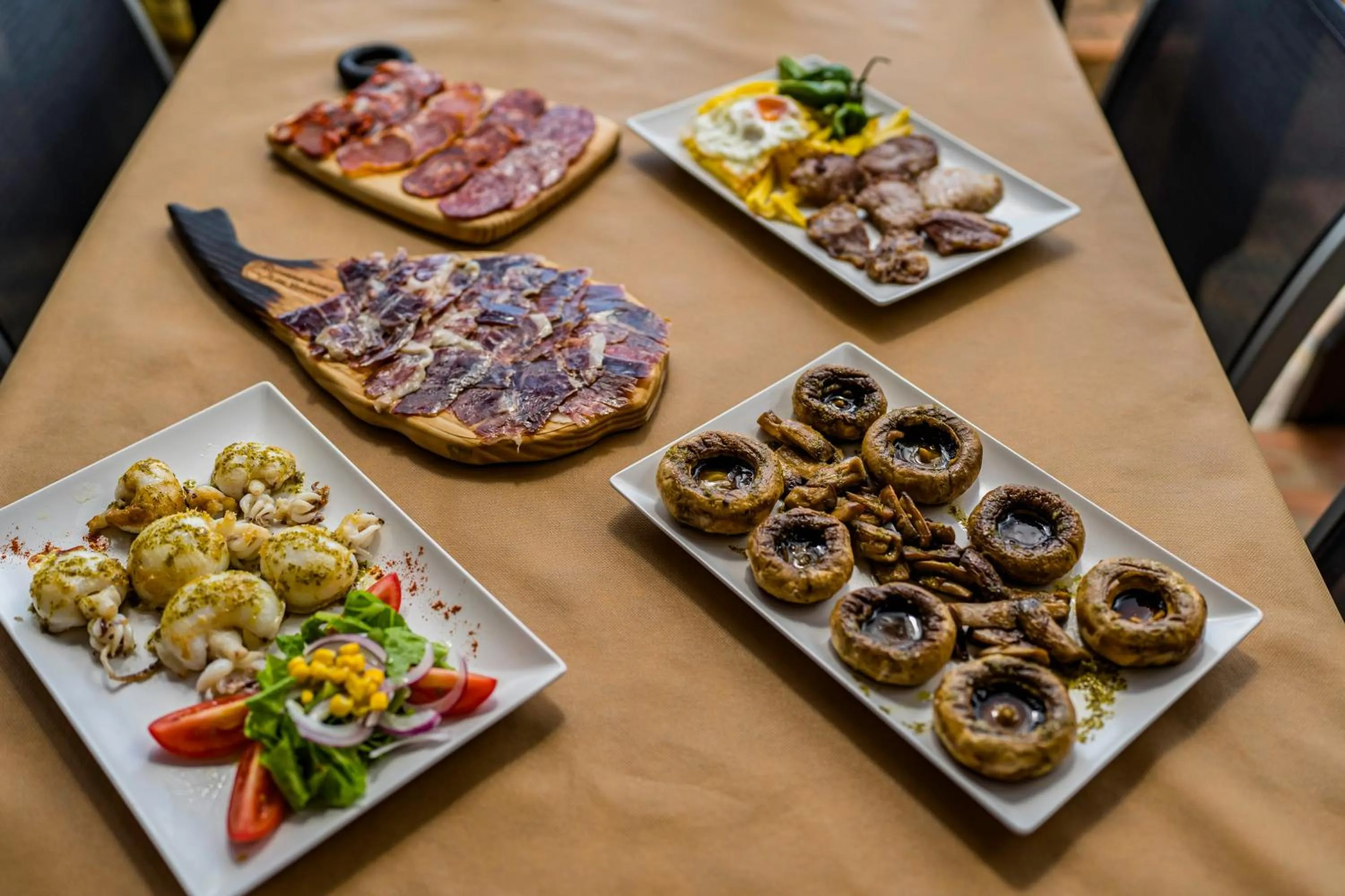 Restaurant/places to eat in Complejo Los Veneros