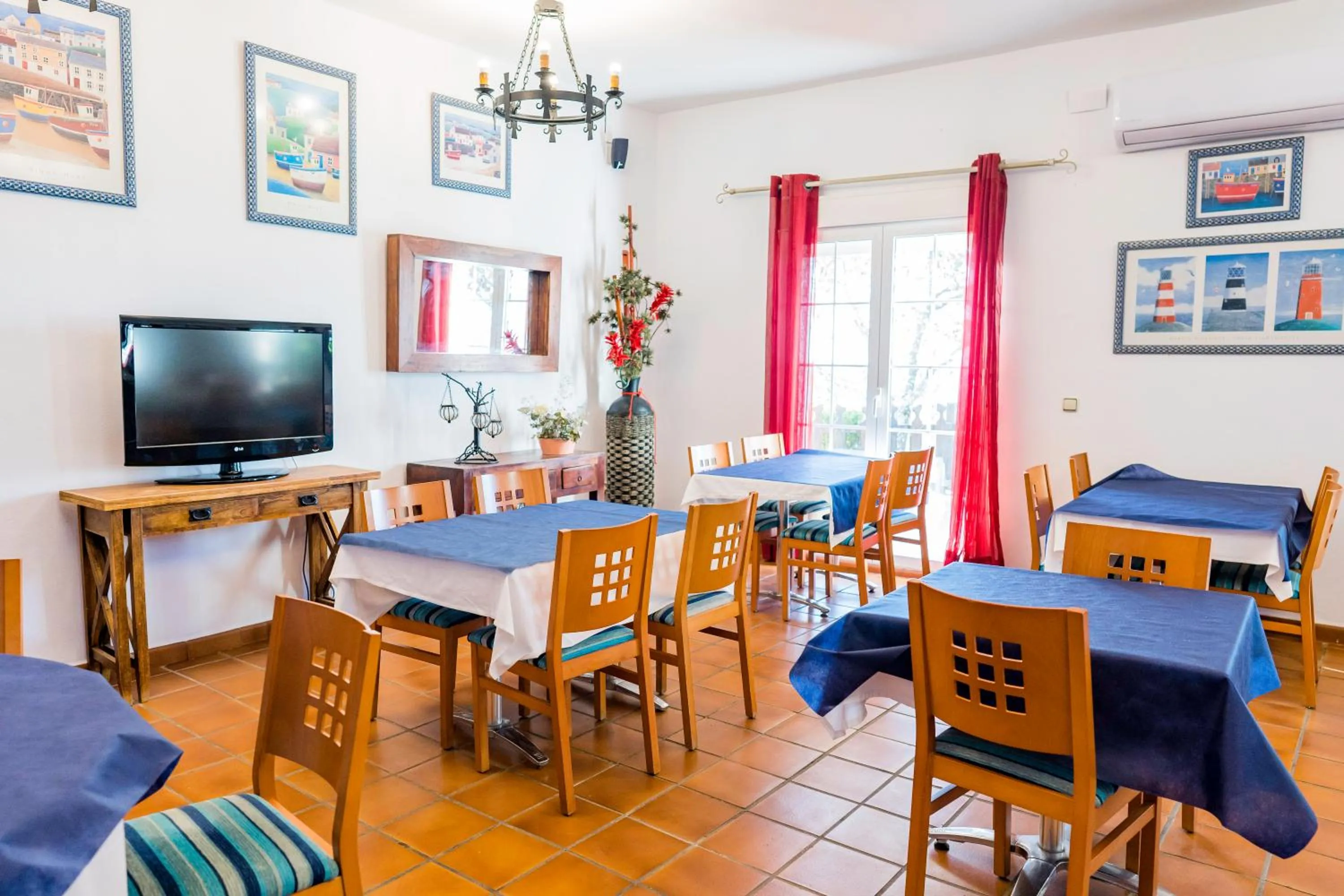 Restaurant/places to eat in Complejo Los Veneros