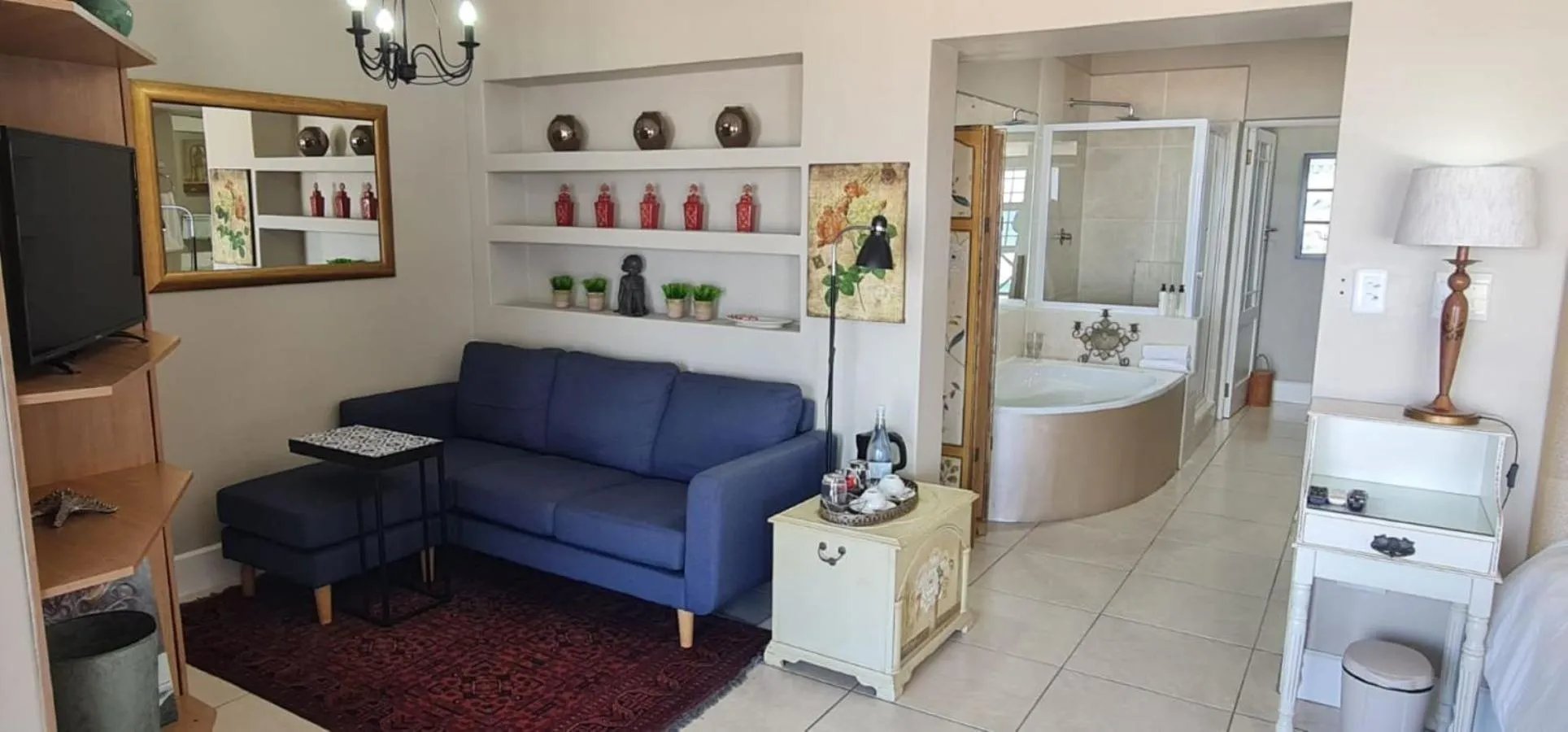 TV and multimedia in On the Beach Guesthouse Jeffreys Bay