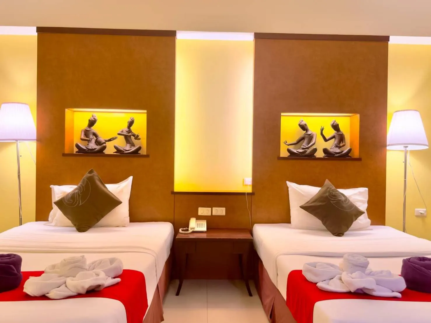 Bed in Golden Sea Pattaya - SHA Extra Plus