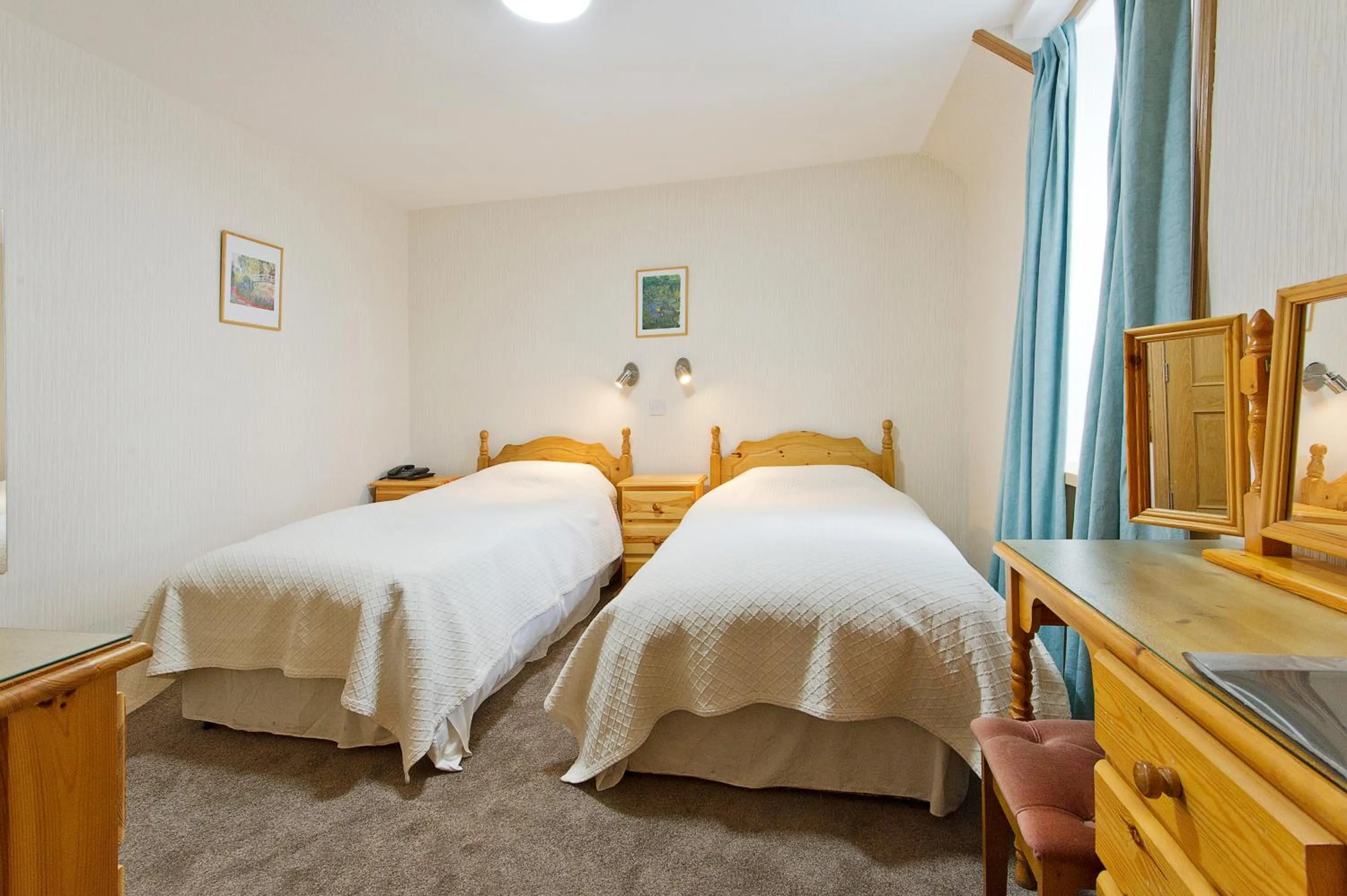 Bedroom, Bed in Nethercliffe Hotel