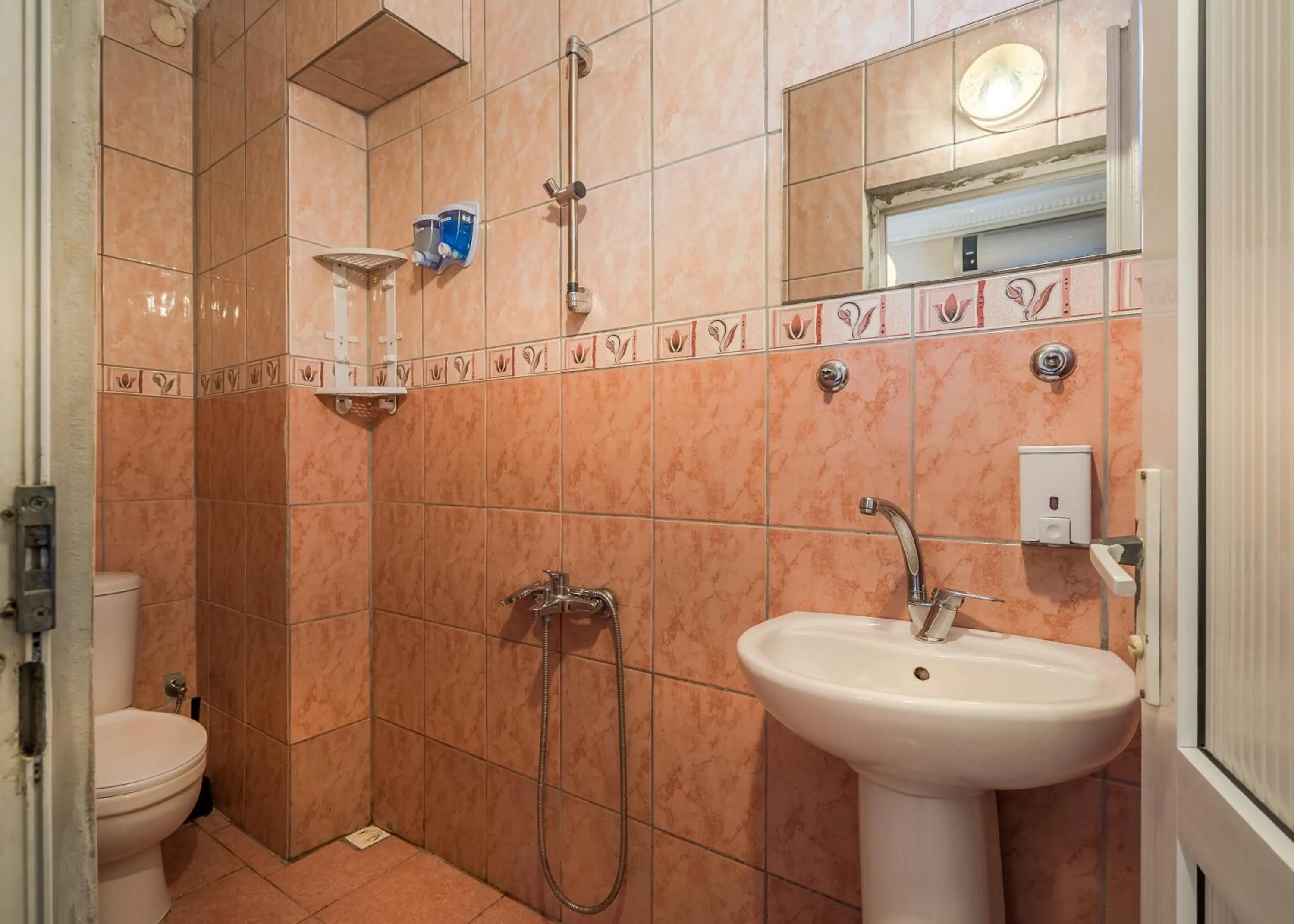 Shower in Erenler HoTeL & HosTeL