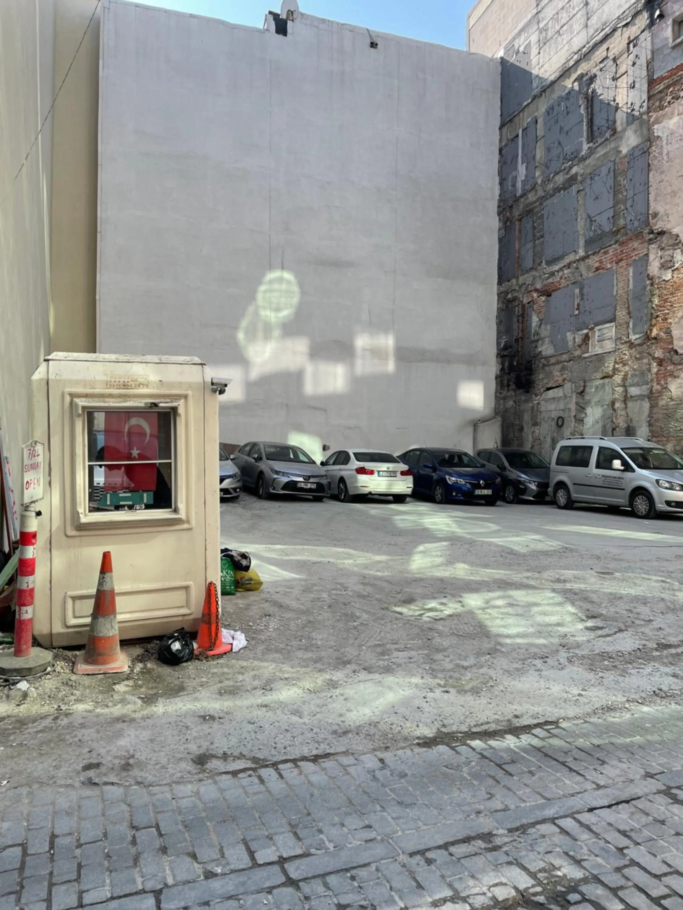 Parking in Erenler HoTeL & HosTeL