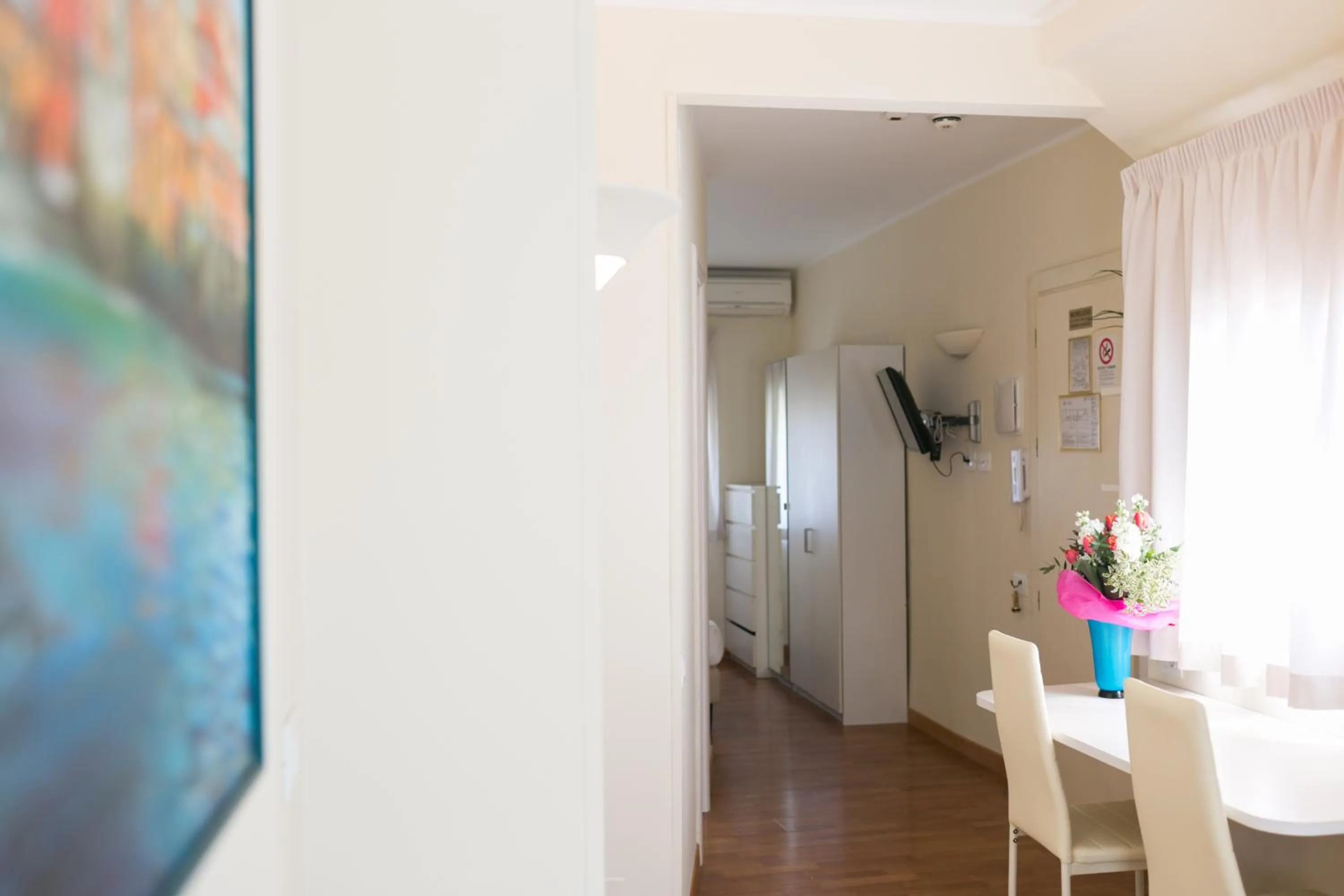 Photo of the whole room in Rex Hotel Residence