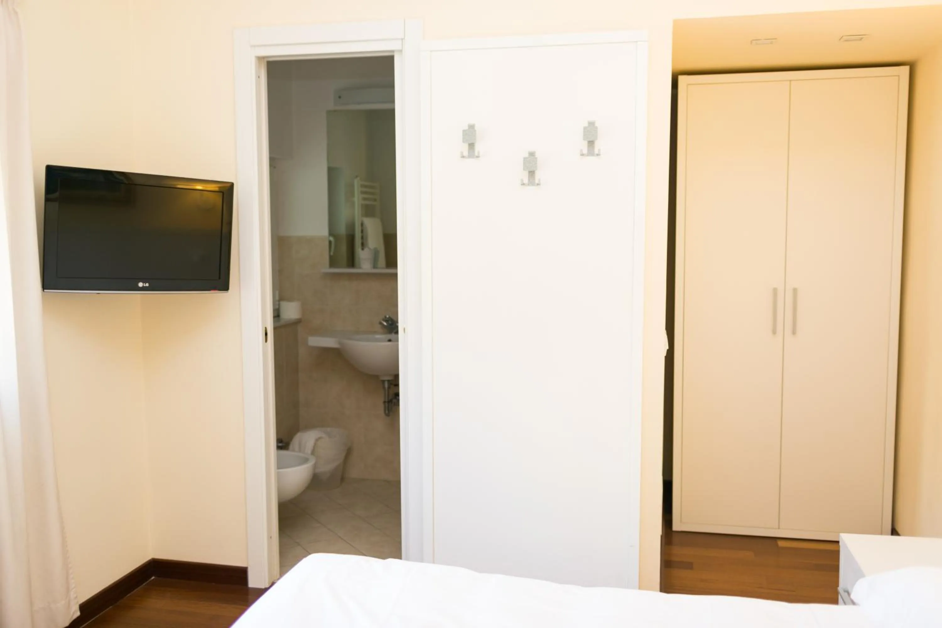 TV and multimedia, Bed in Rex Hotel Residence