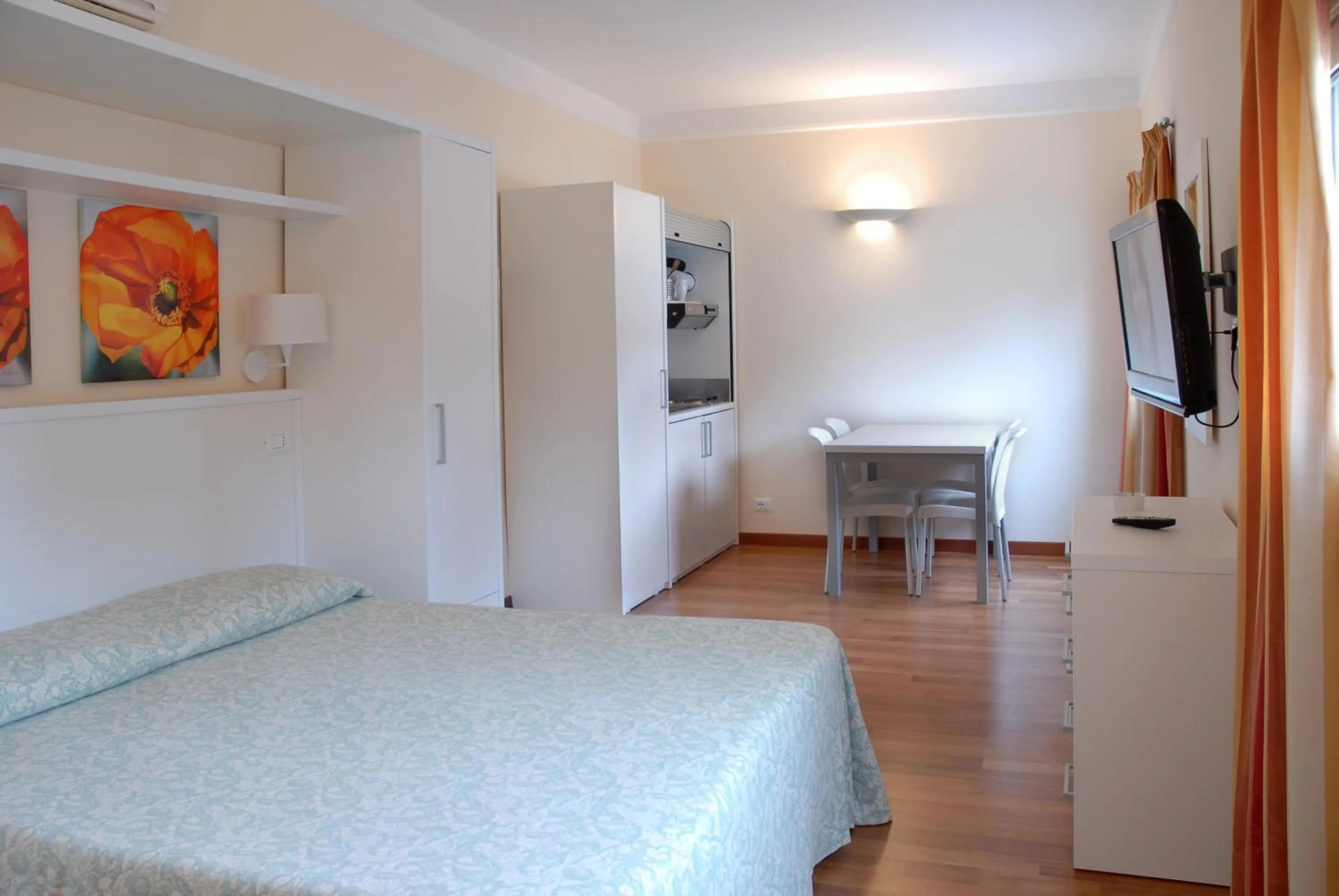 Bedroom, Bed in Rex Hotel Residence