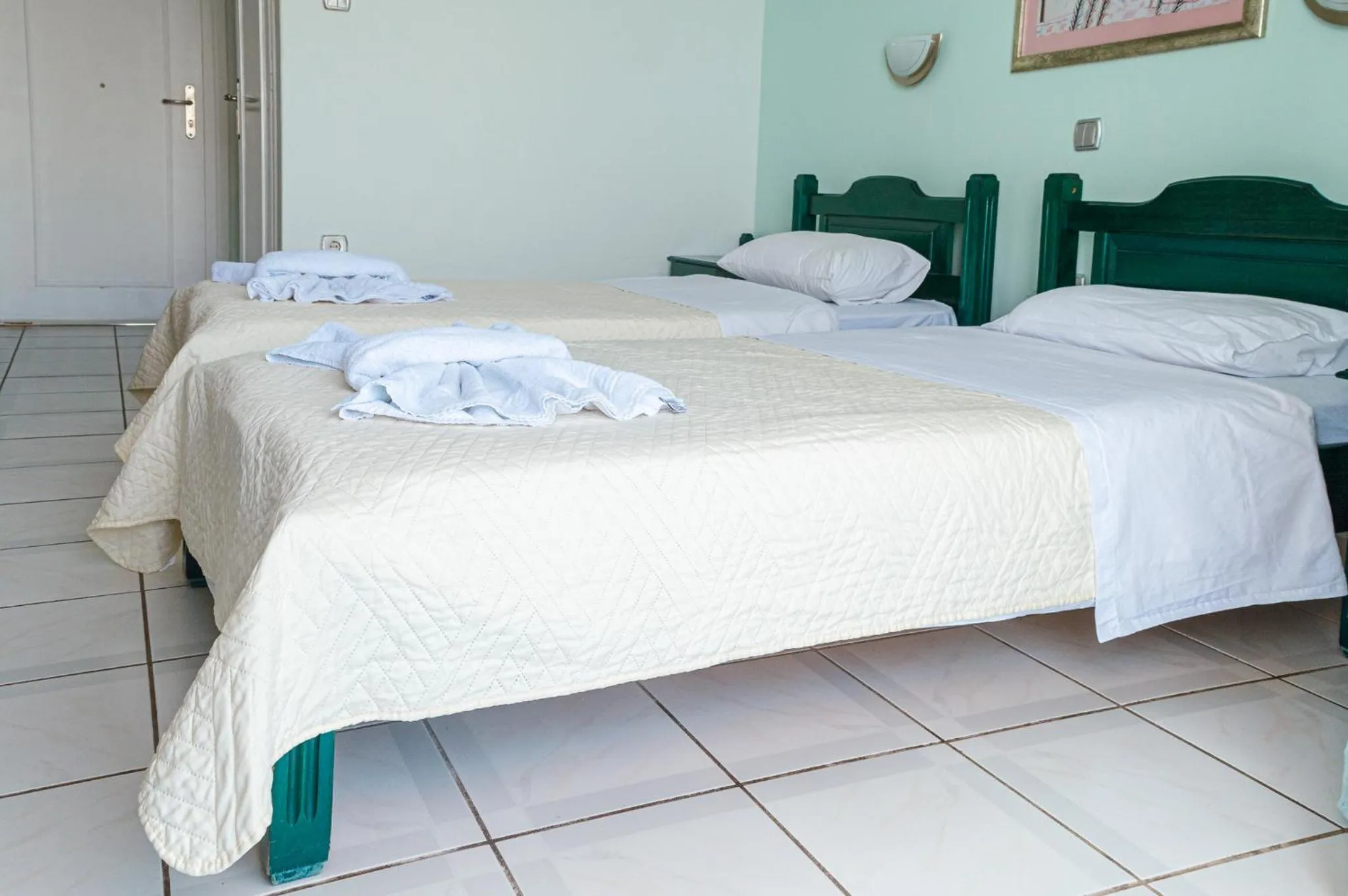 Bedroom, Bed in Mistral