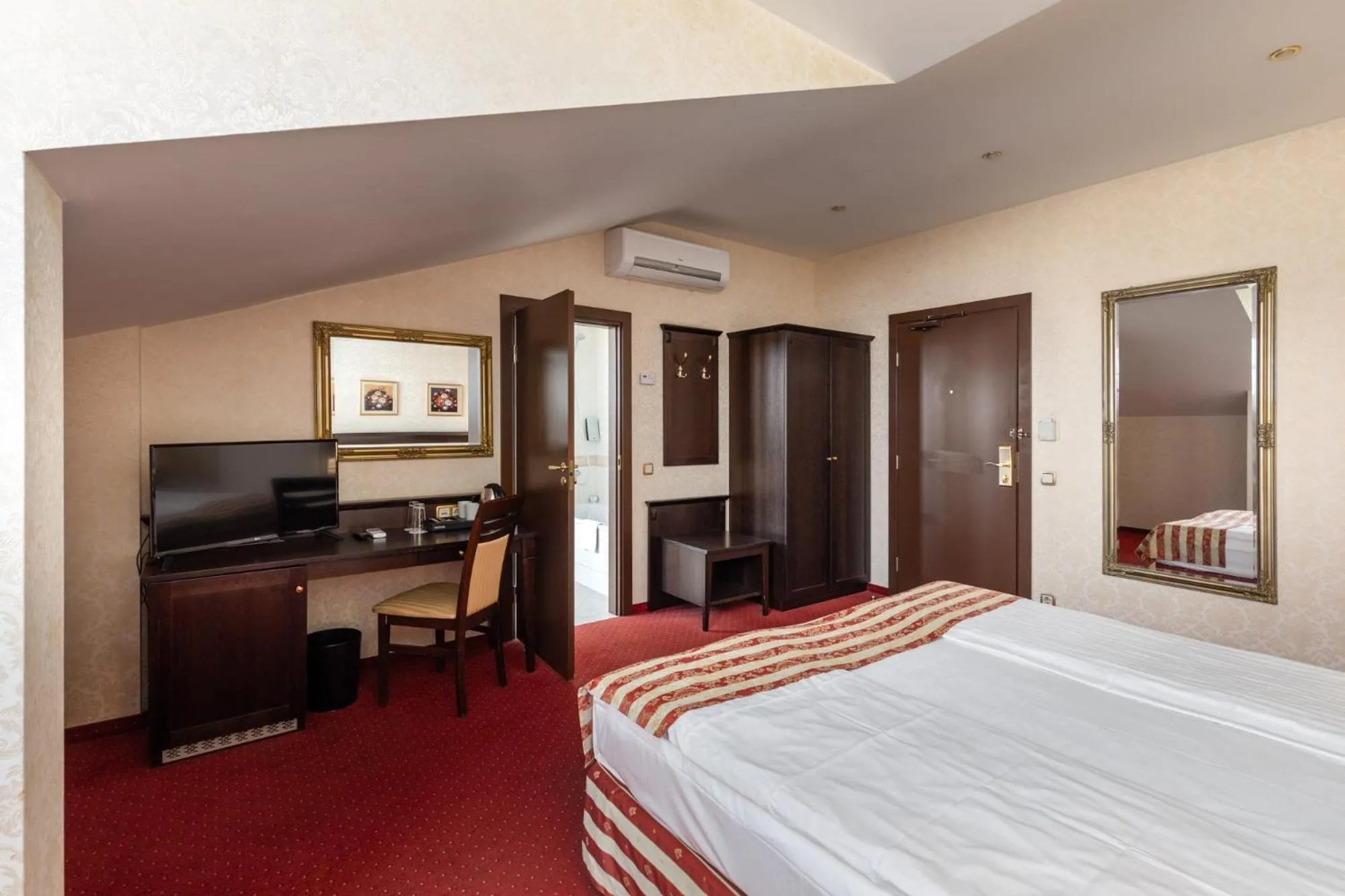 Bed in Rixwell Gertrude Hotel