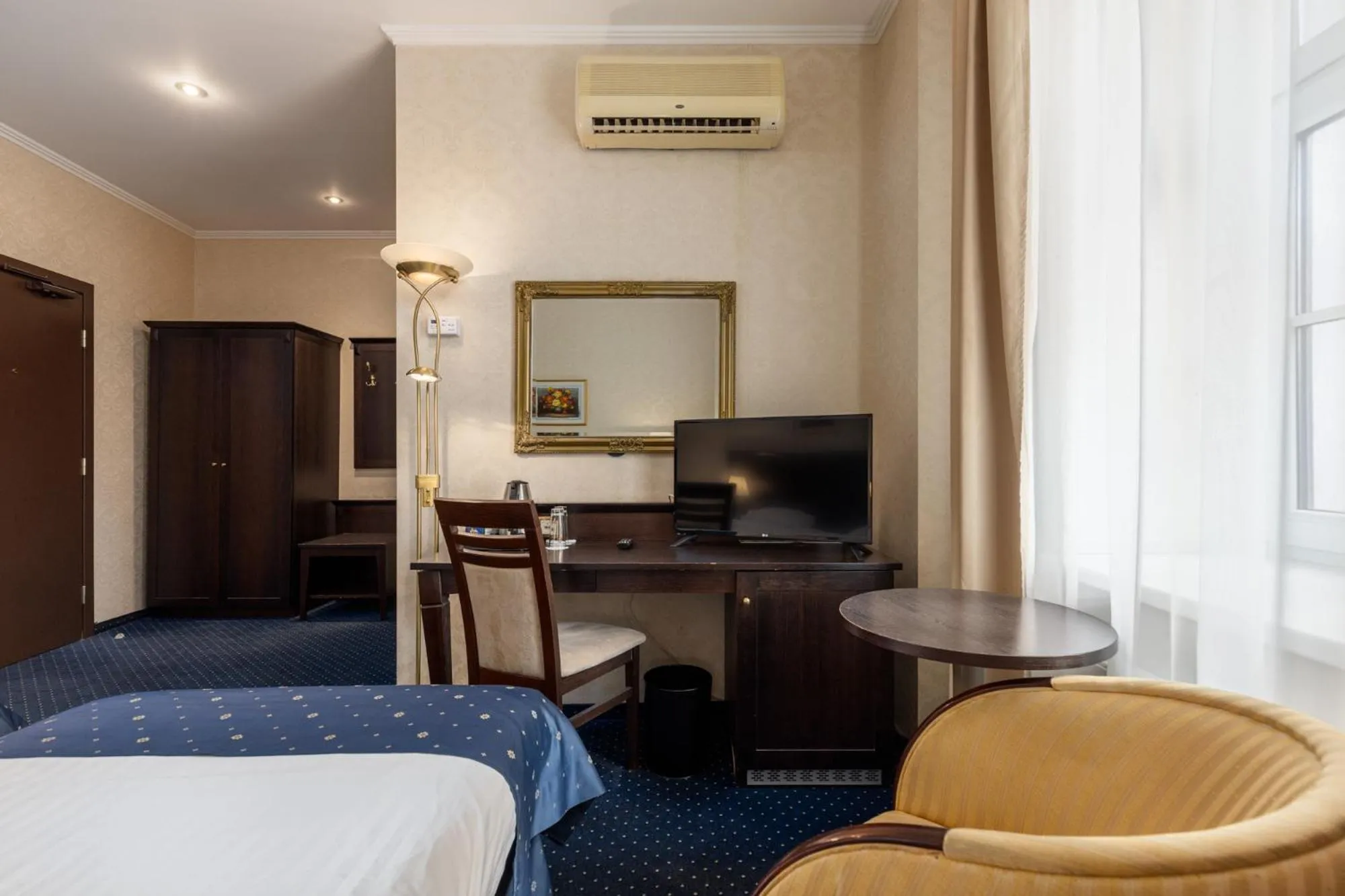 TV and multimedia, Bed in Rixwell Gertrude Hotel