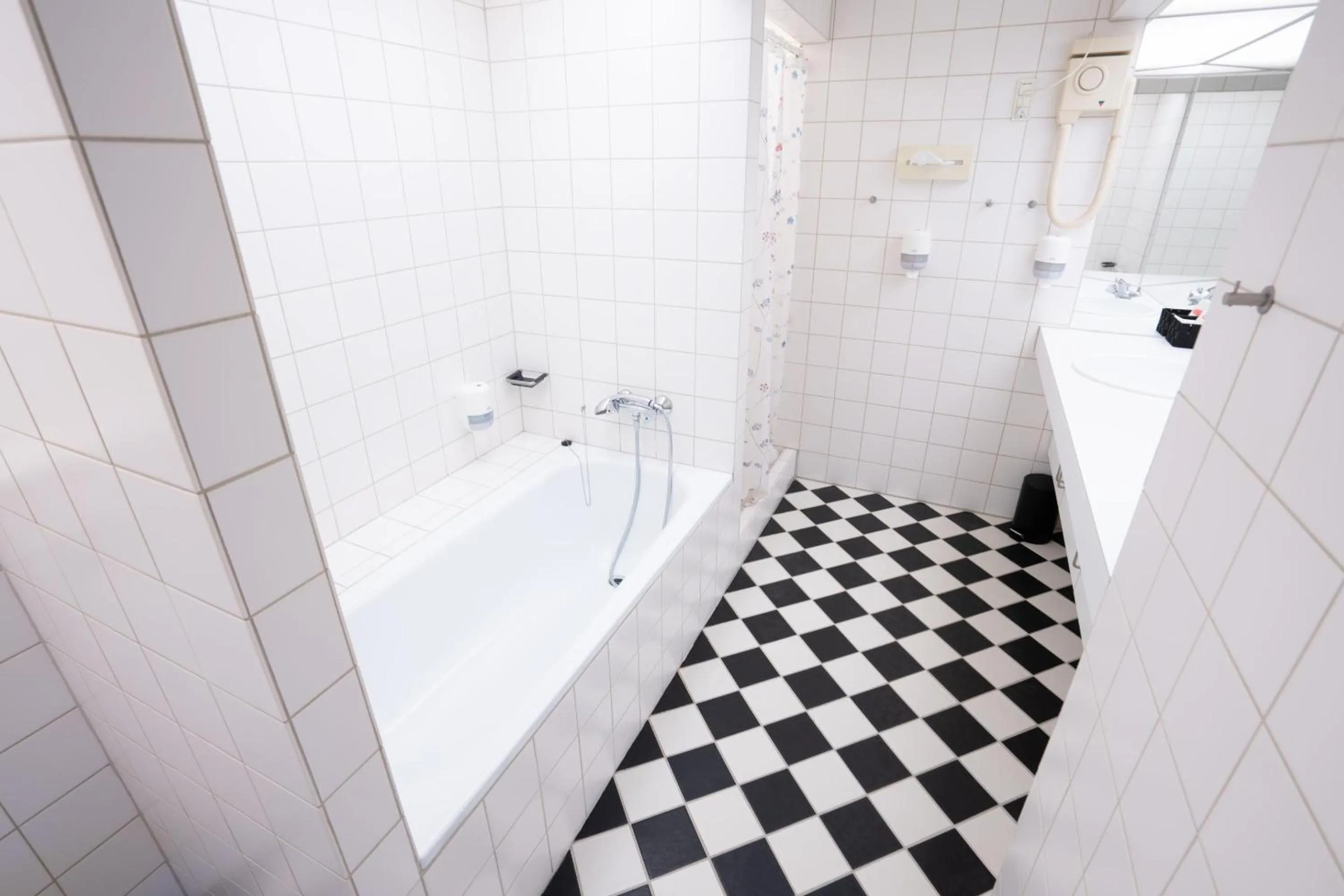 Shower in Hotel Norden