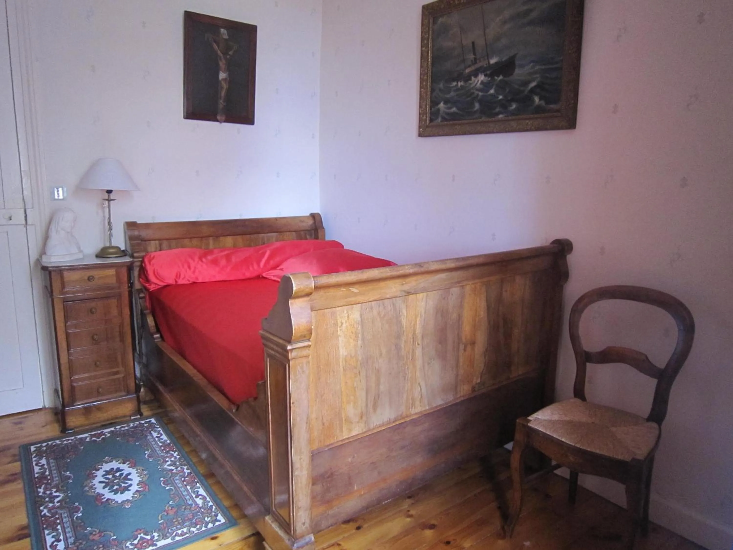 Property building, Bed in La Maison de Mireille
