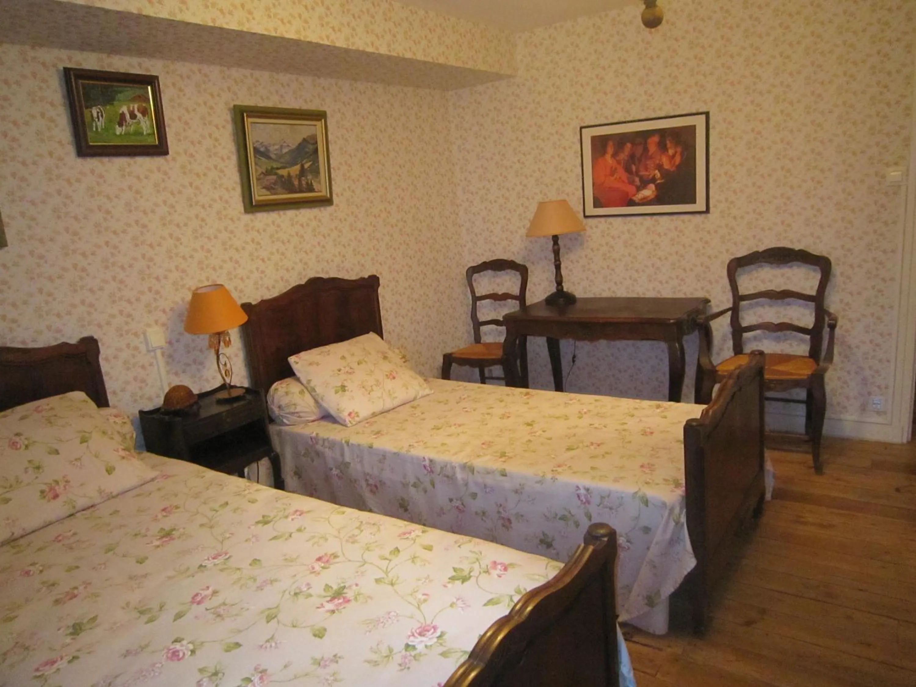 Bedroom, Bed in La Maison de Mireille