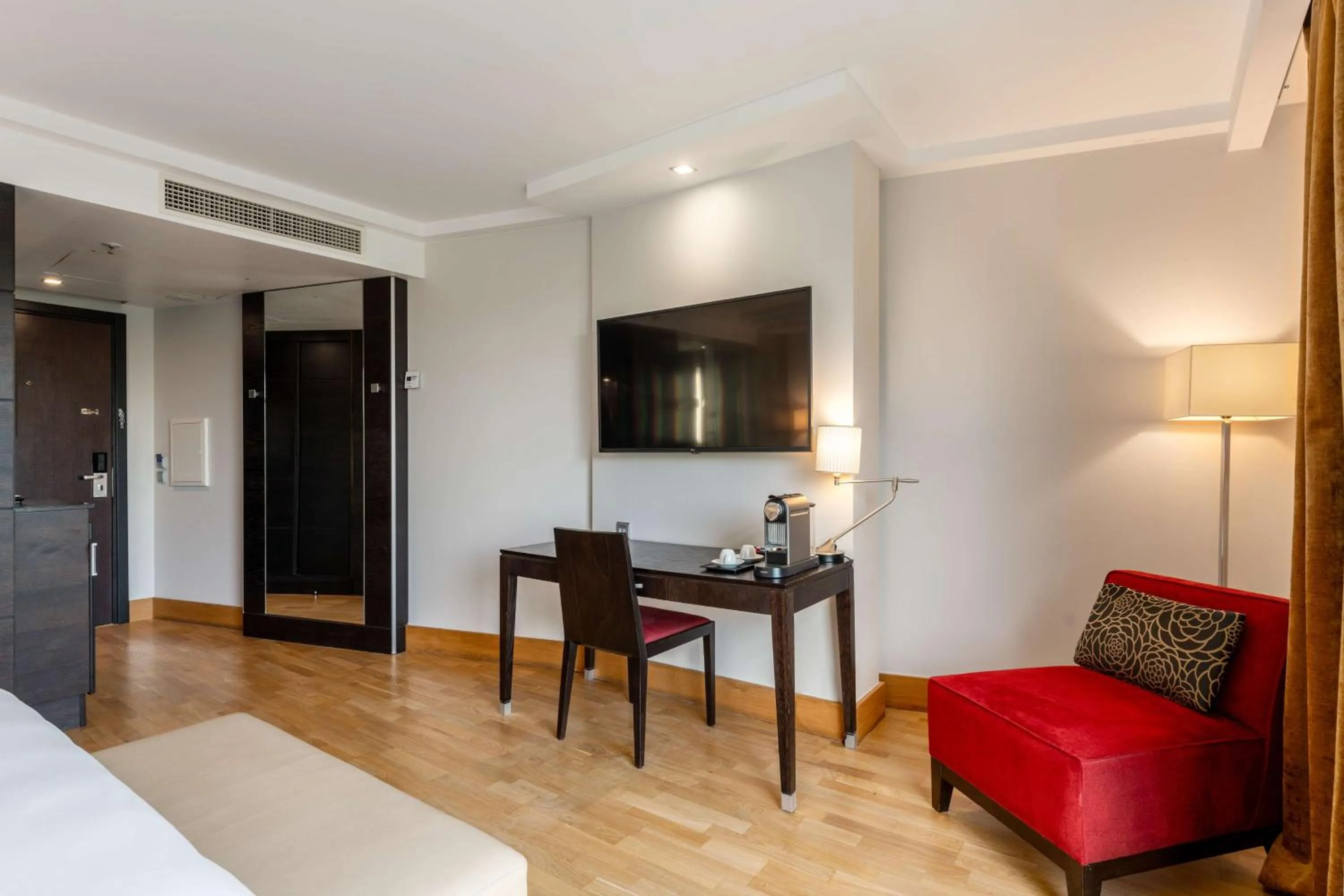 TV and multimedia, Bed in Radisson Blu Elizabete Hotel, Riga