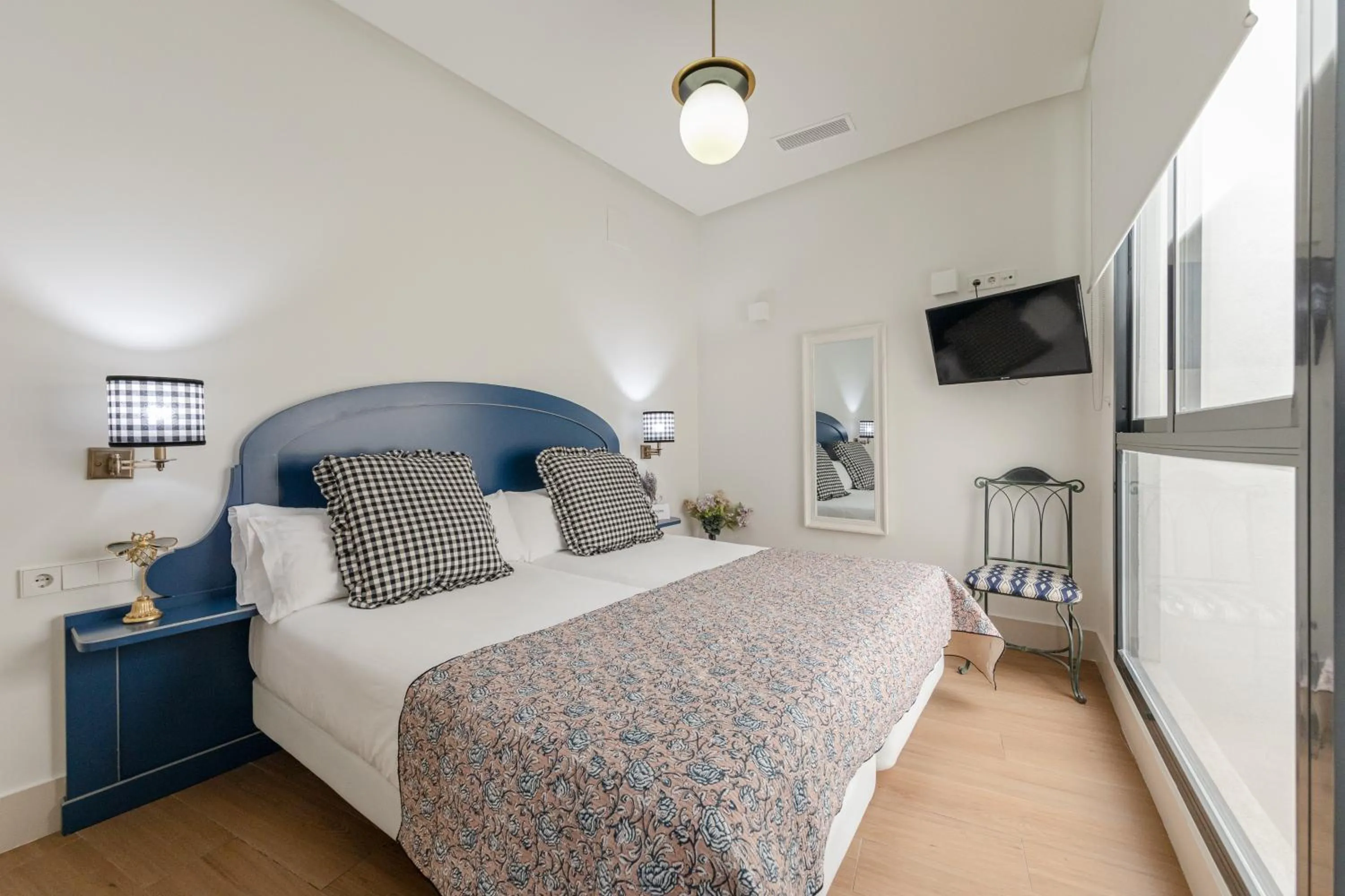 Bedroom, Bed in nüa cicerone