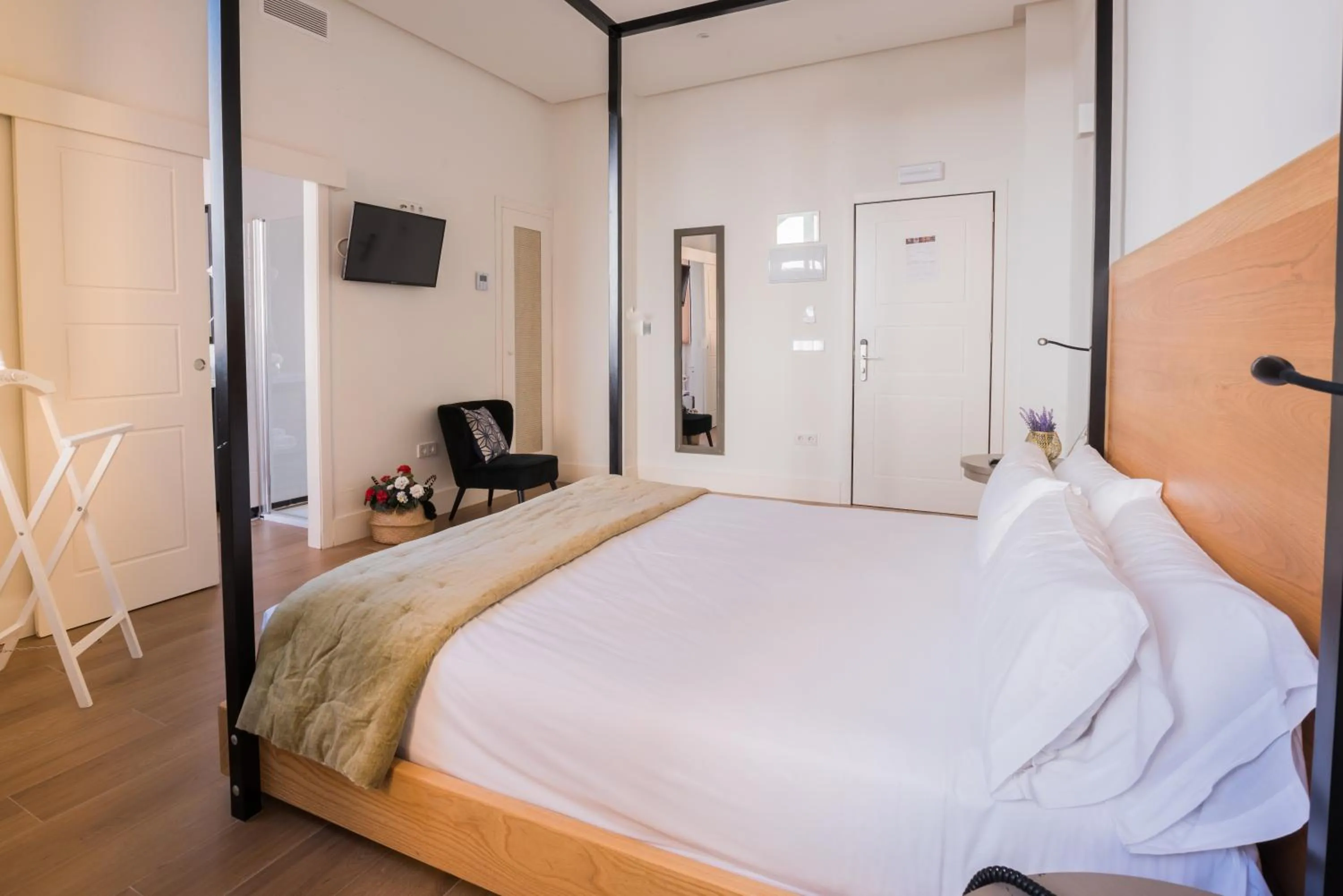 Photo of the whole room, Bed in nüa cicerone