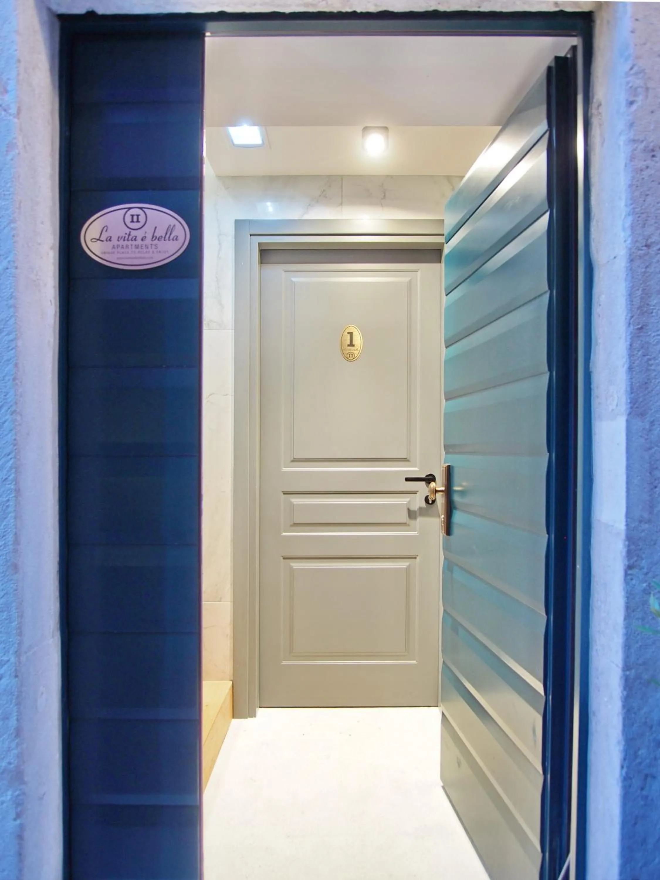 Facade/entrance in La Vita e Bella II