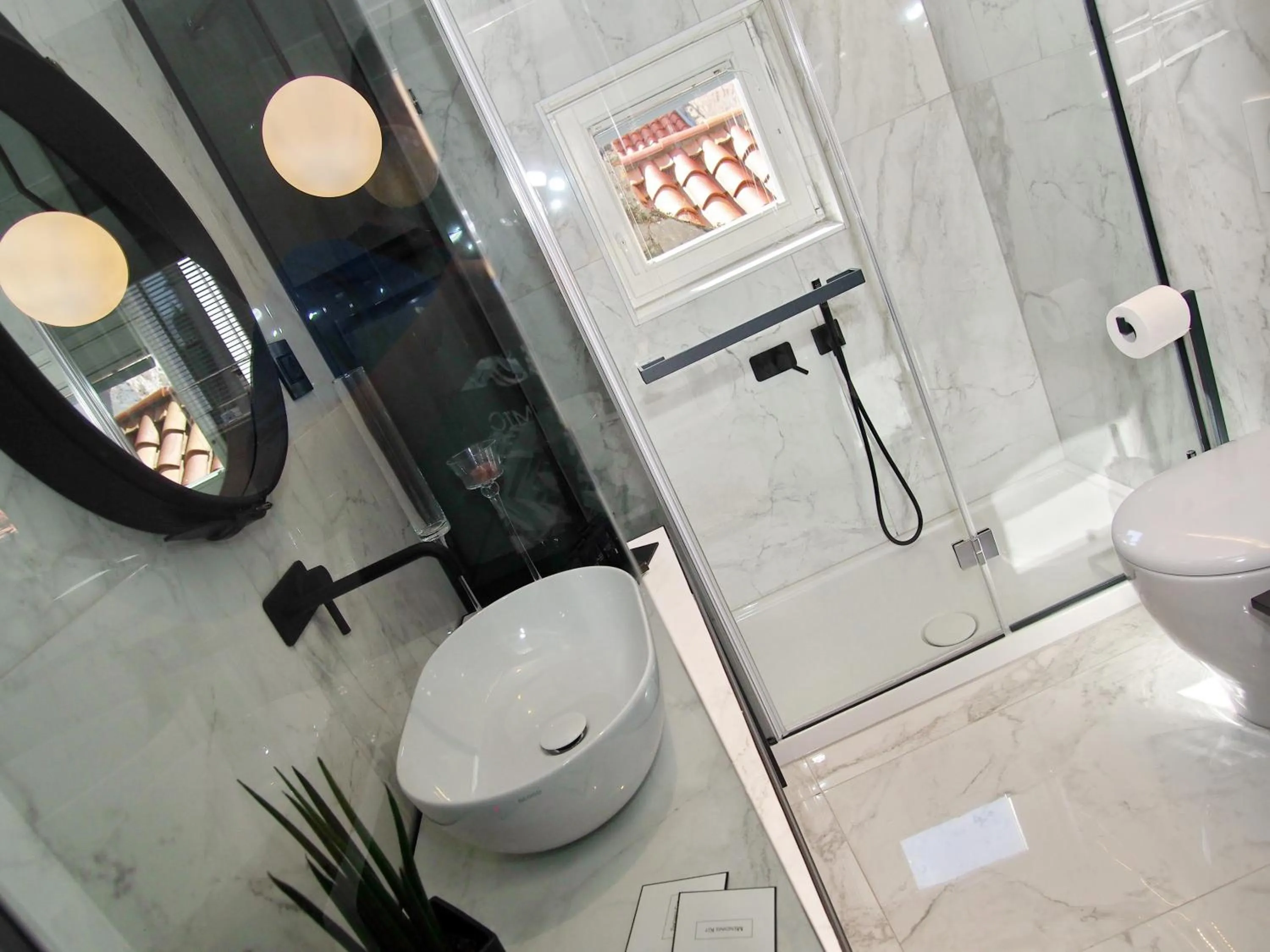 Shower in La Vita e Bella II