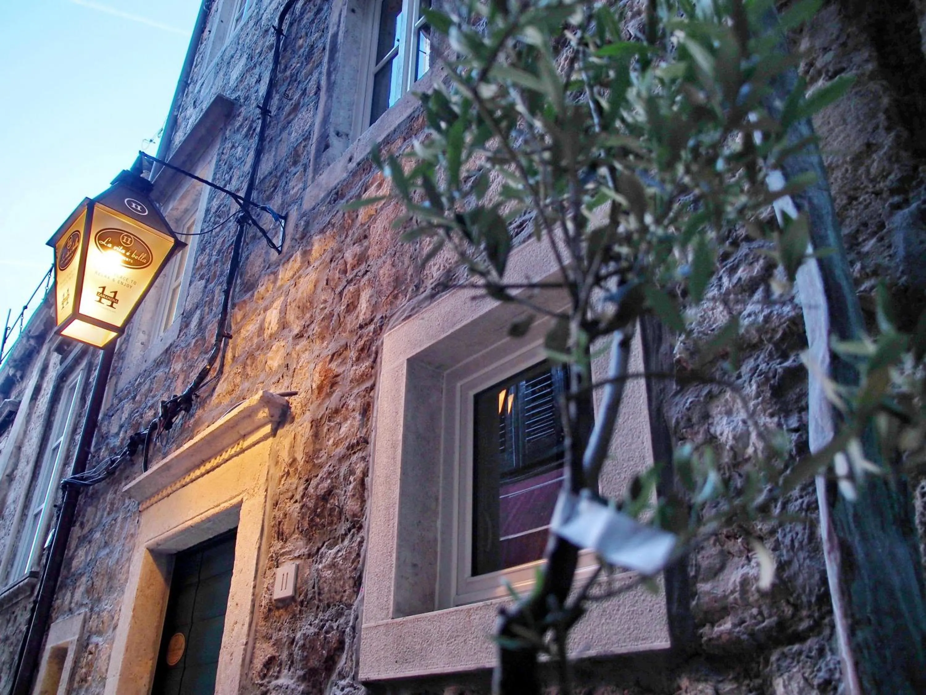 Property building in La Vita e Bella II