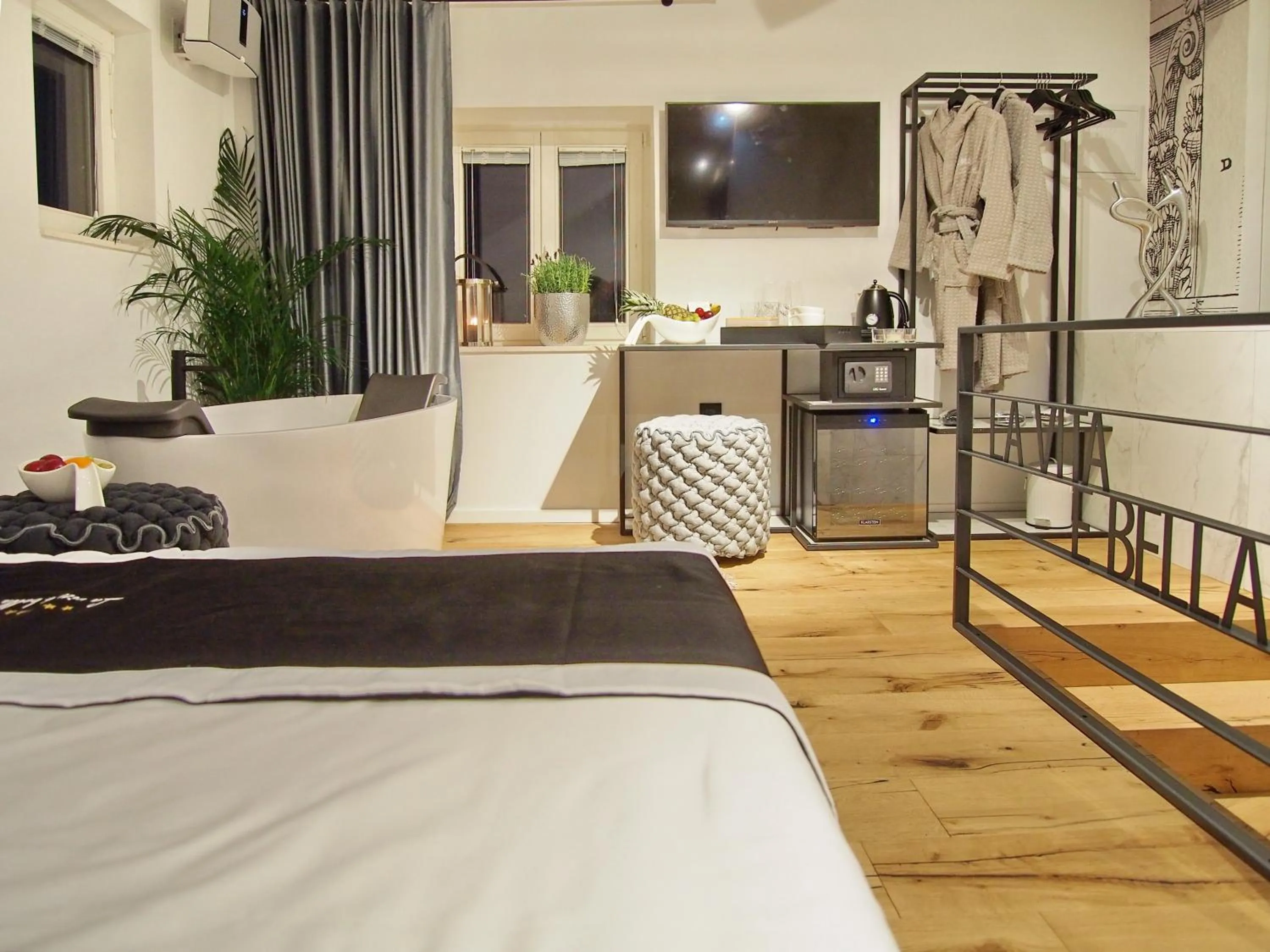 Coffee/tea facilities, Bed in La Vita e Bella II