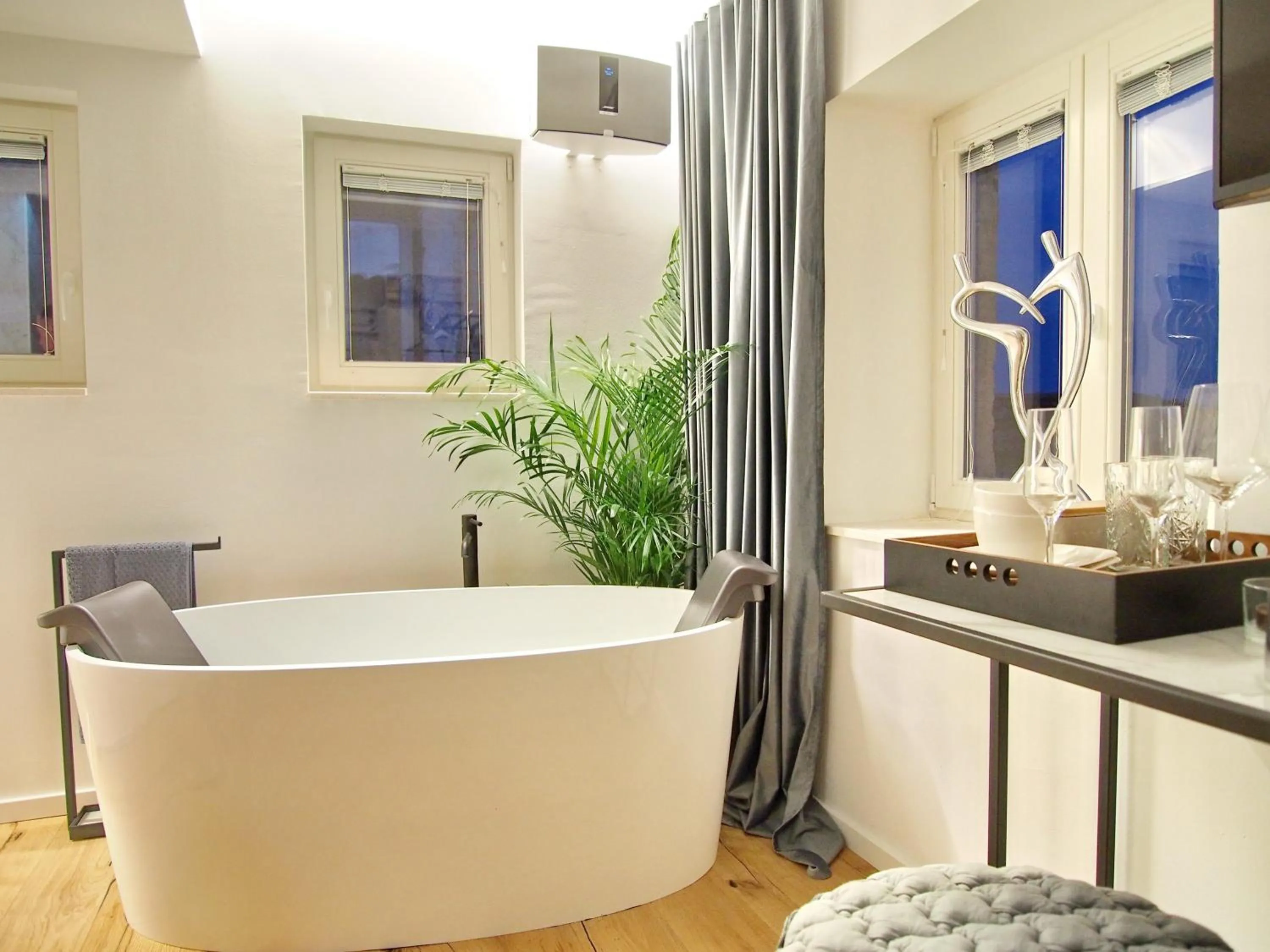 Bath in La Vita e Bella II