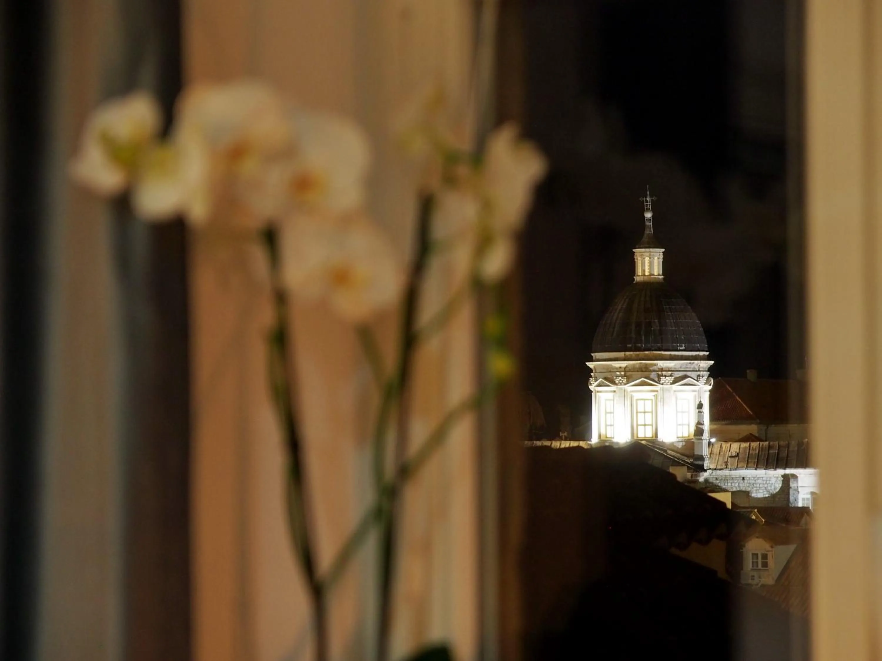 Nearby landmark in La Vita e Bella II