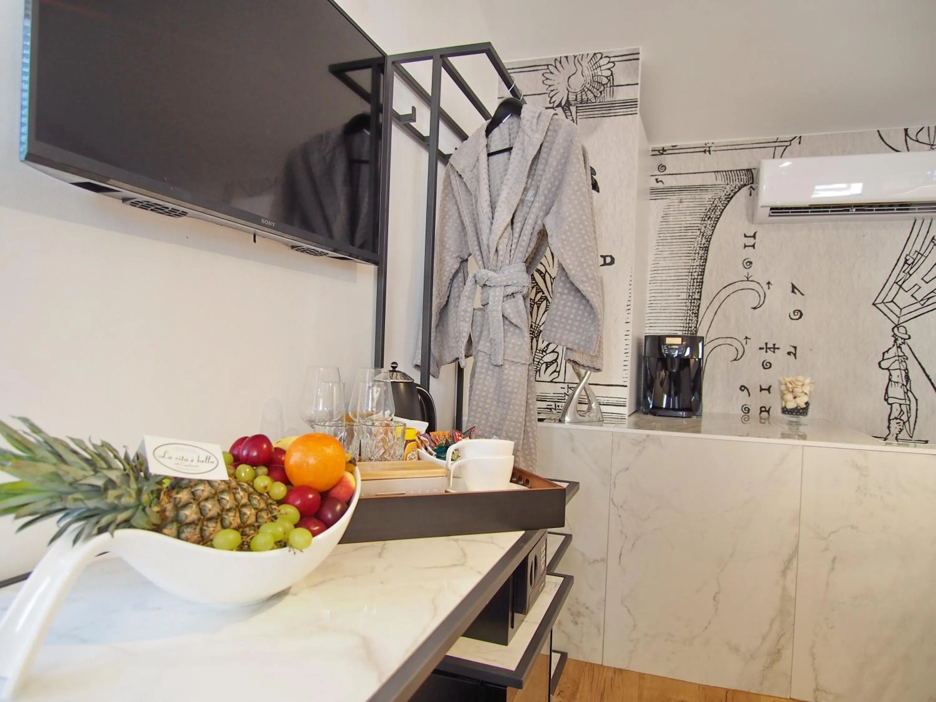 Coffee/tea facilities in La Vita e Bella II