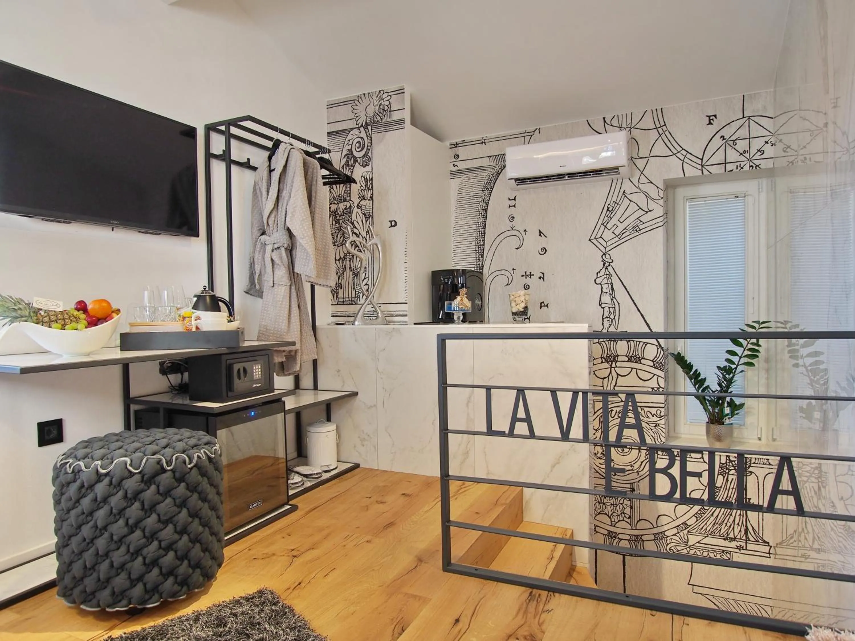 TV and multimedia in La Vita e Bella II