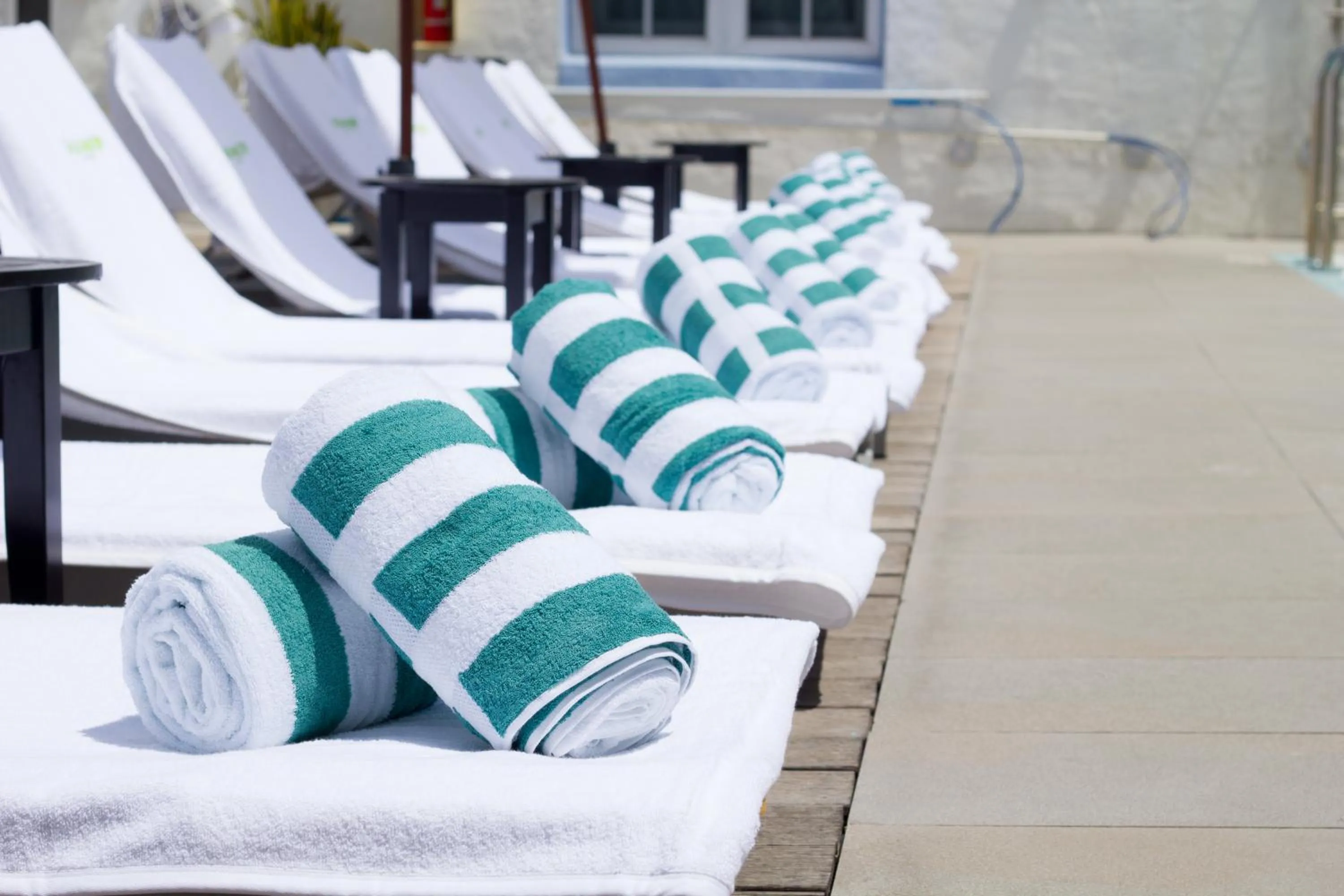 Swimming pool in Hotel Breakwater South Beach