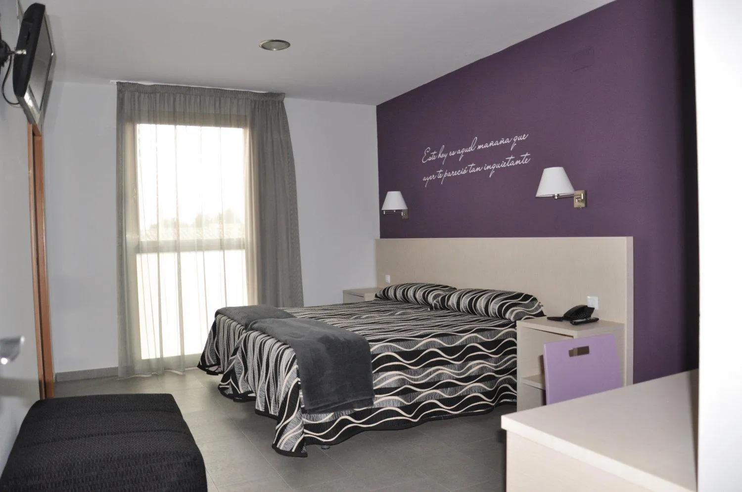 Photo of the whole room, Bed in Hotel HM Alfaro