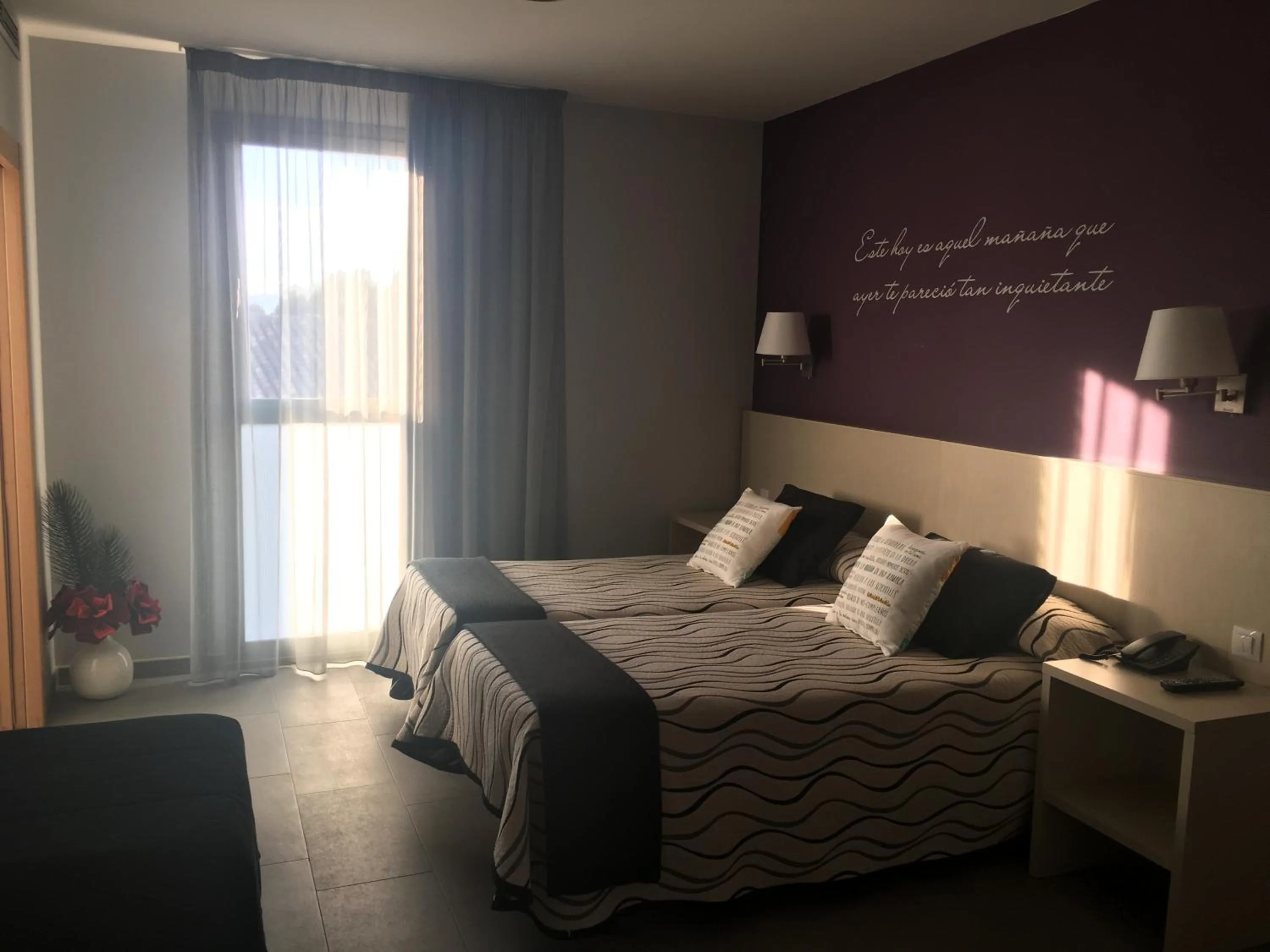 Bed in Hotel HM Alfaro