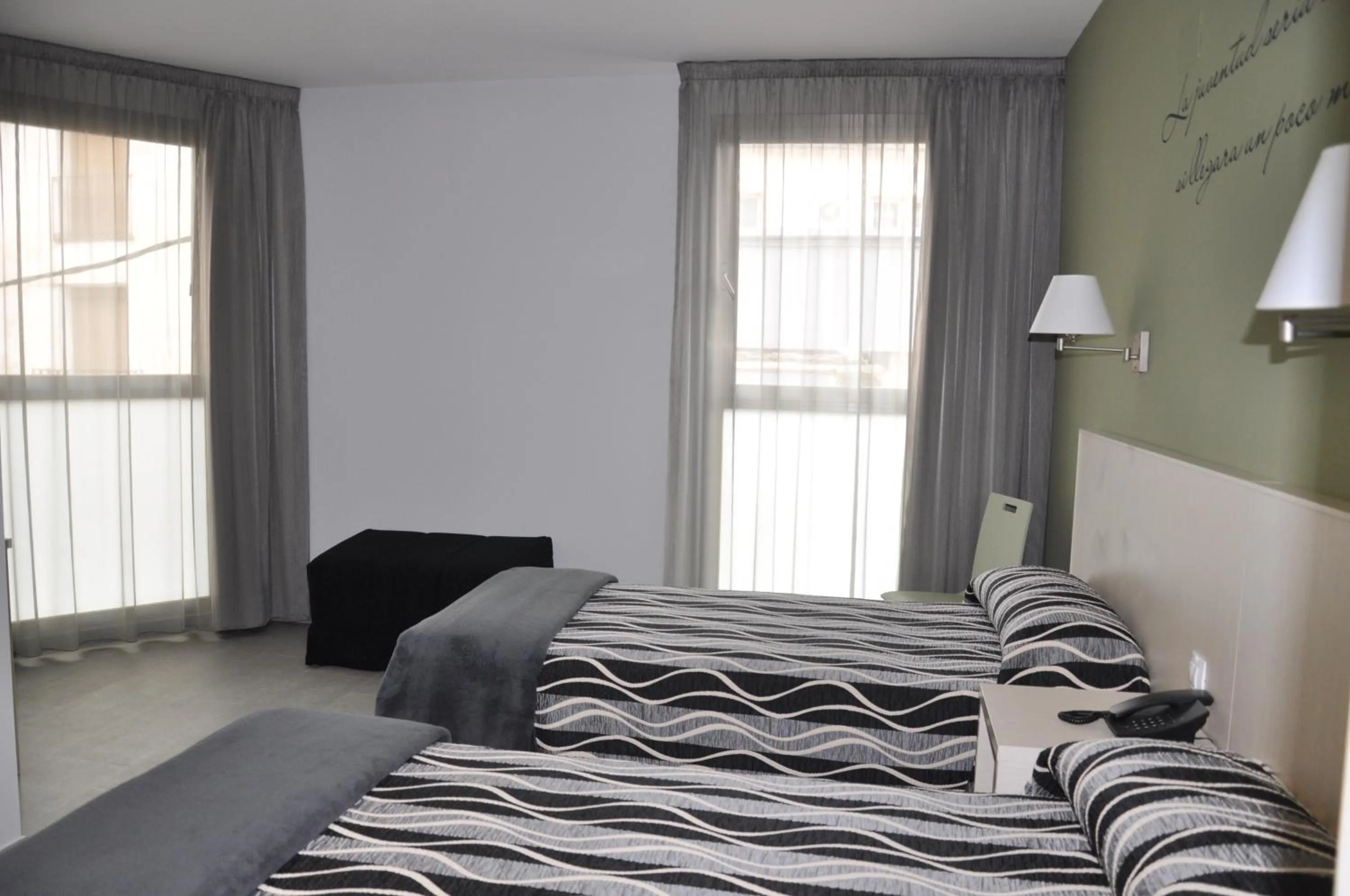 Photo of the whole room, Bed in Hotel HM Alfaro