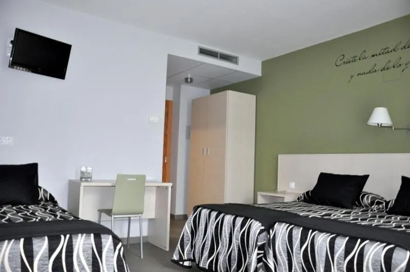 Photo of the whole room, Bed in Hotel HM Alfaro