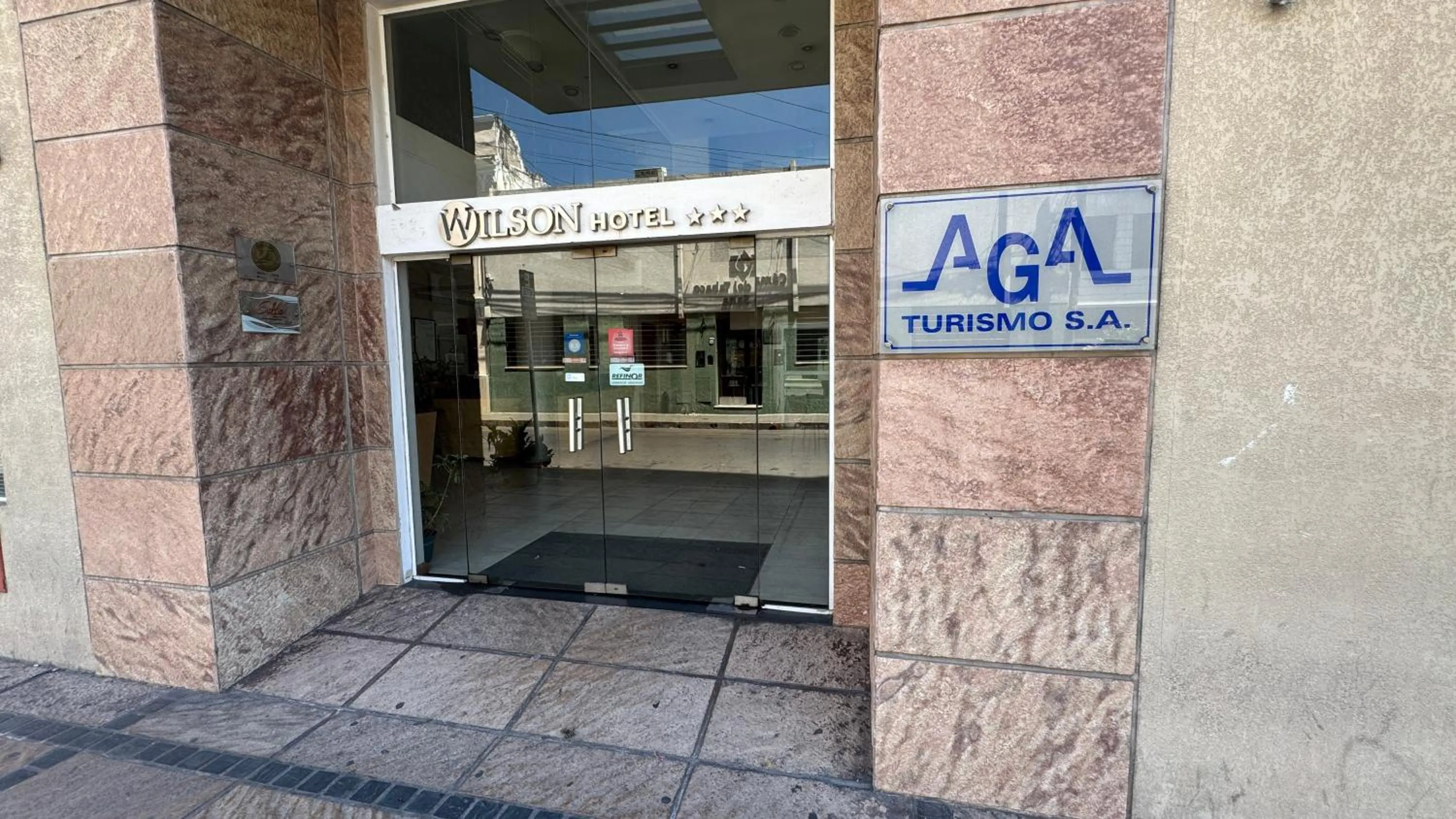 Facade/entrance in Wilson Hotel