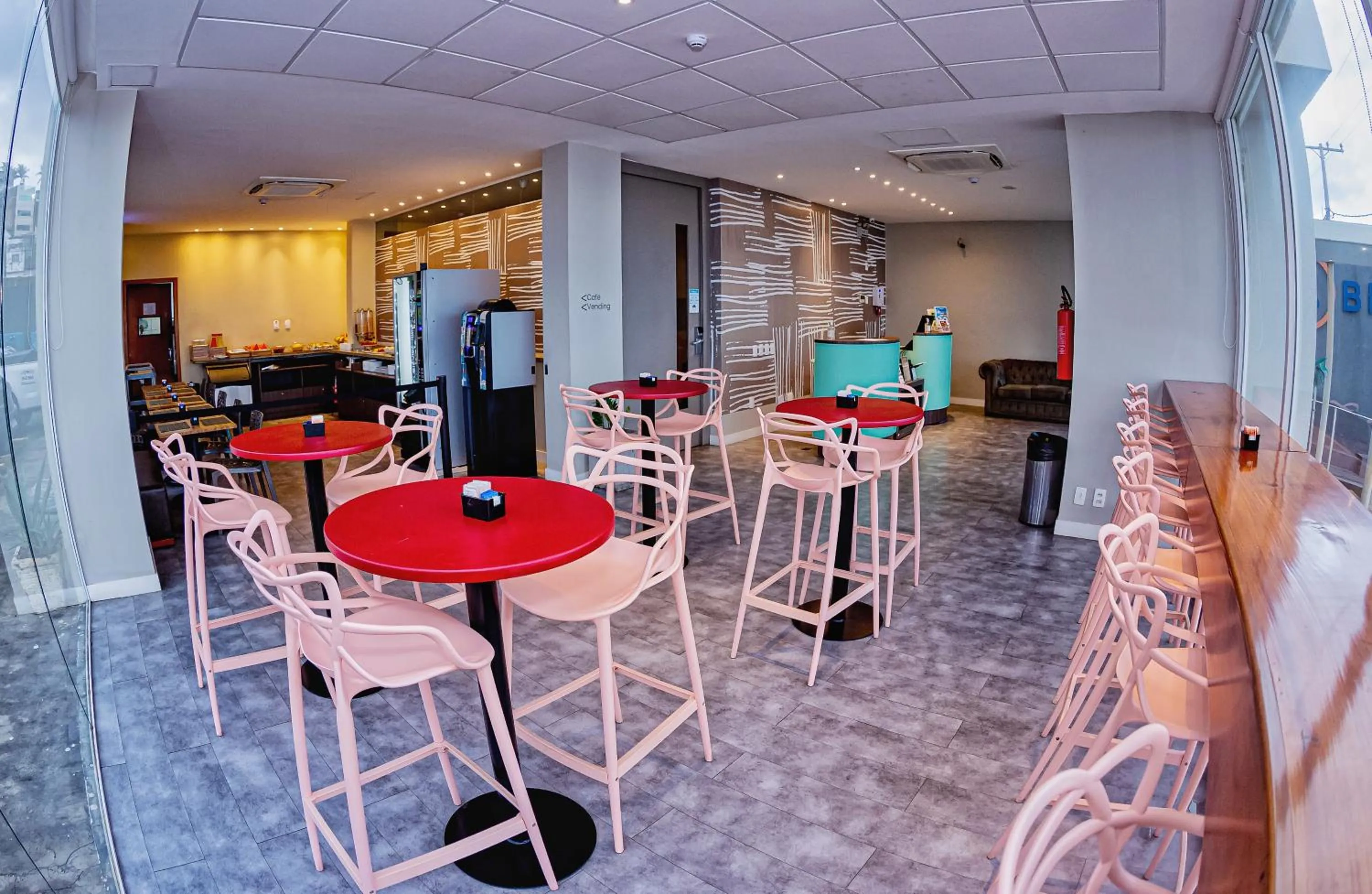 Restaurant/places to eat in B Hotel Salvador