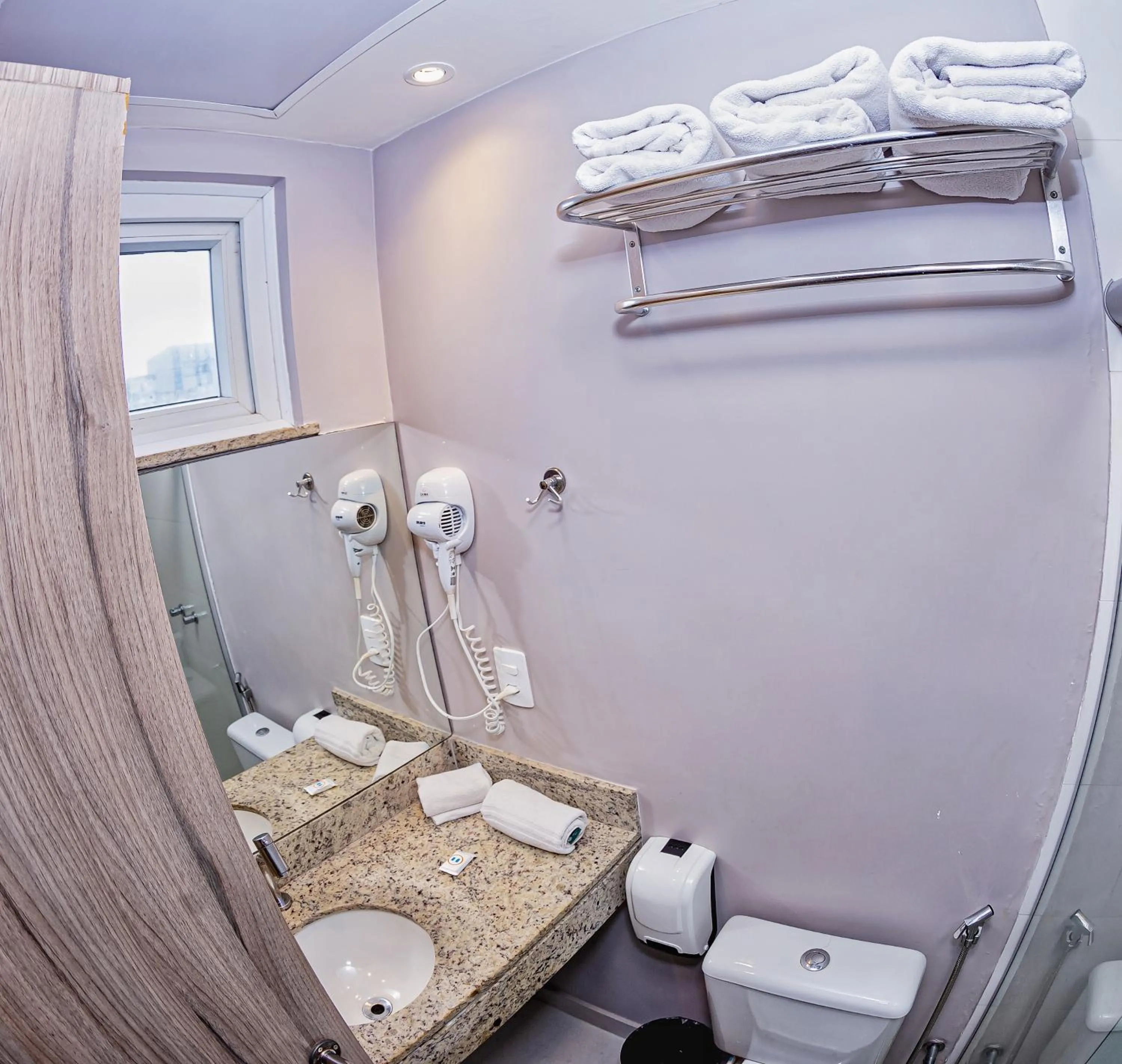 Shower in B Hotel Salvador