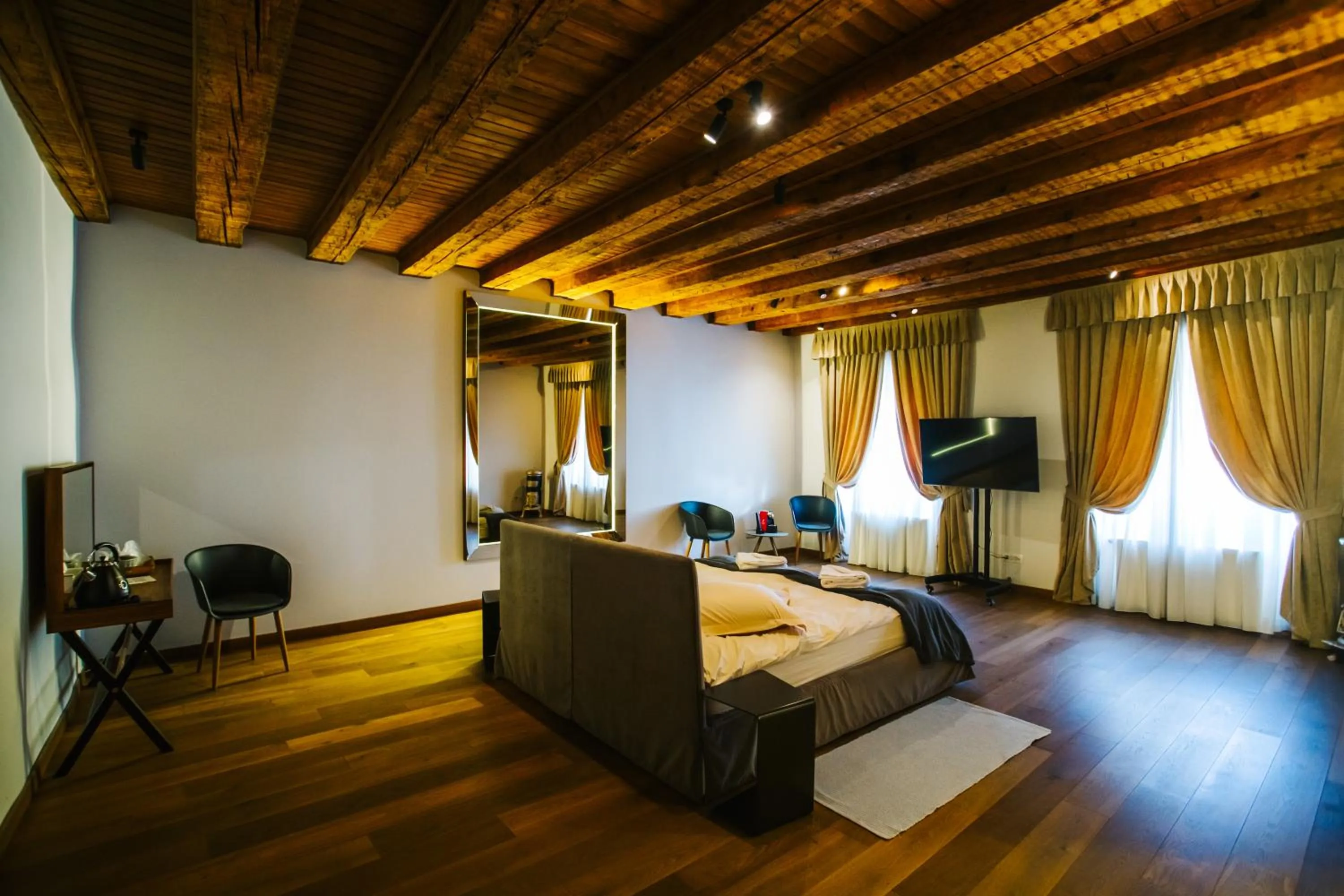 Bed in Casa Albert Boutique & Restaurant