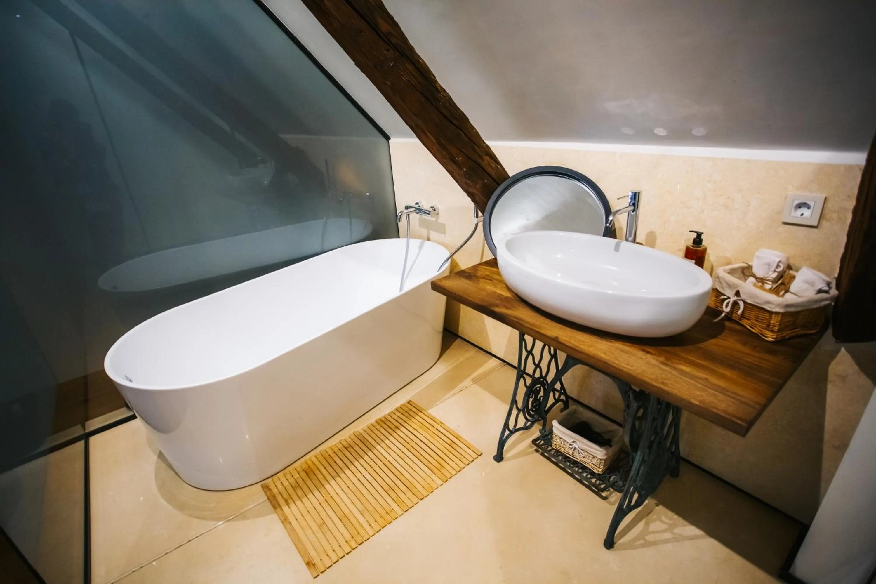 Casa Albert Boutique & Restaurant