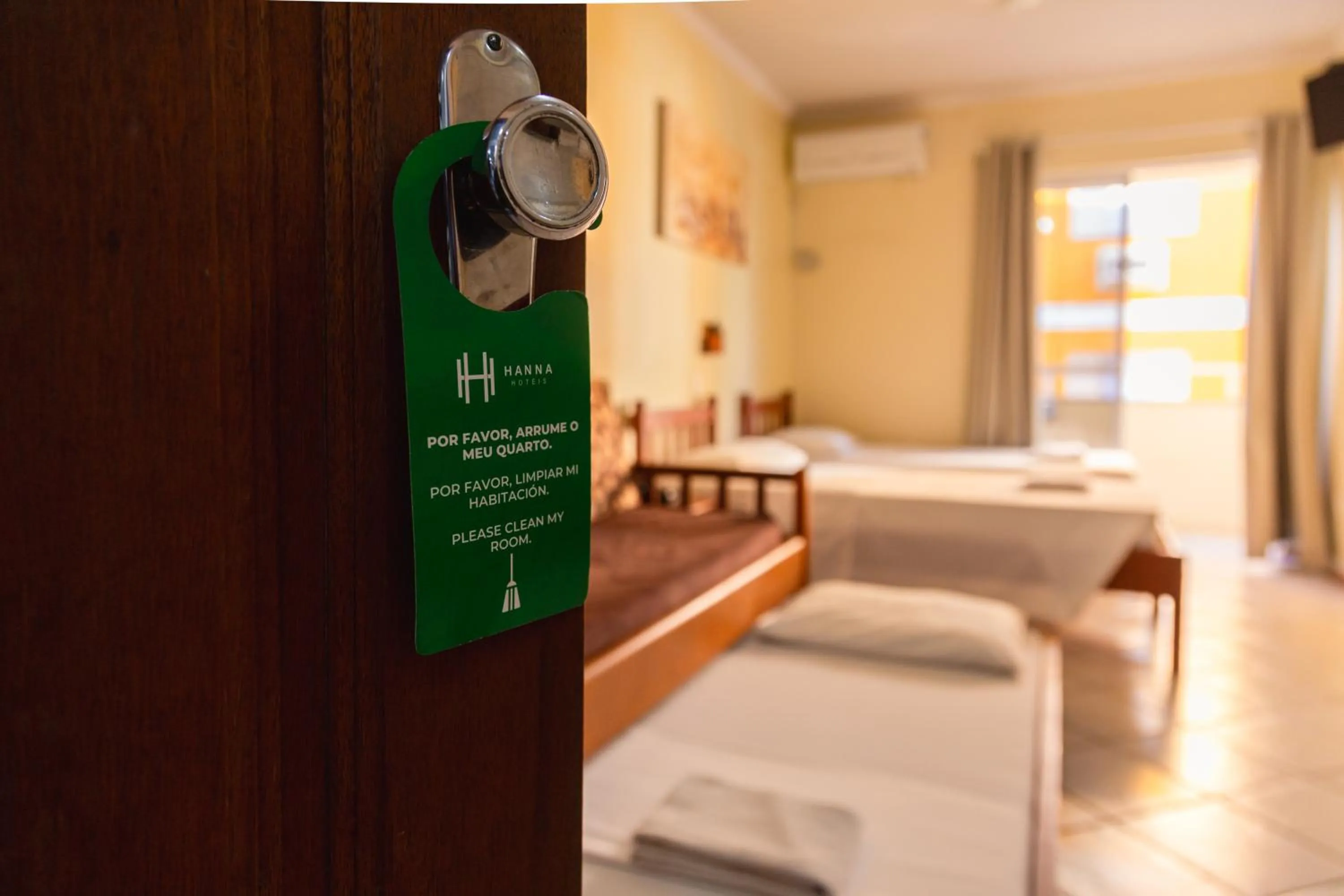 Decorative detail, Bed in HANNA San Diego Apart Hotel