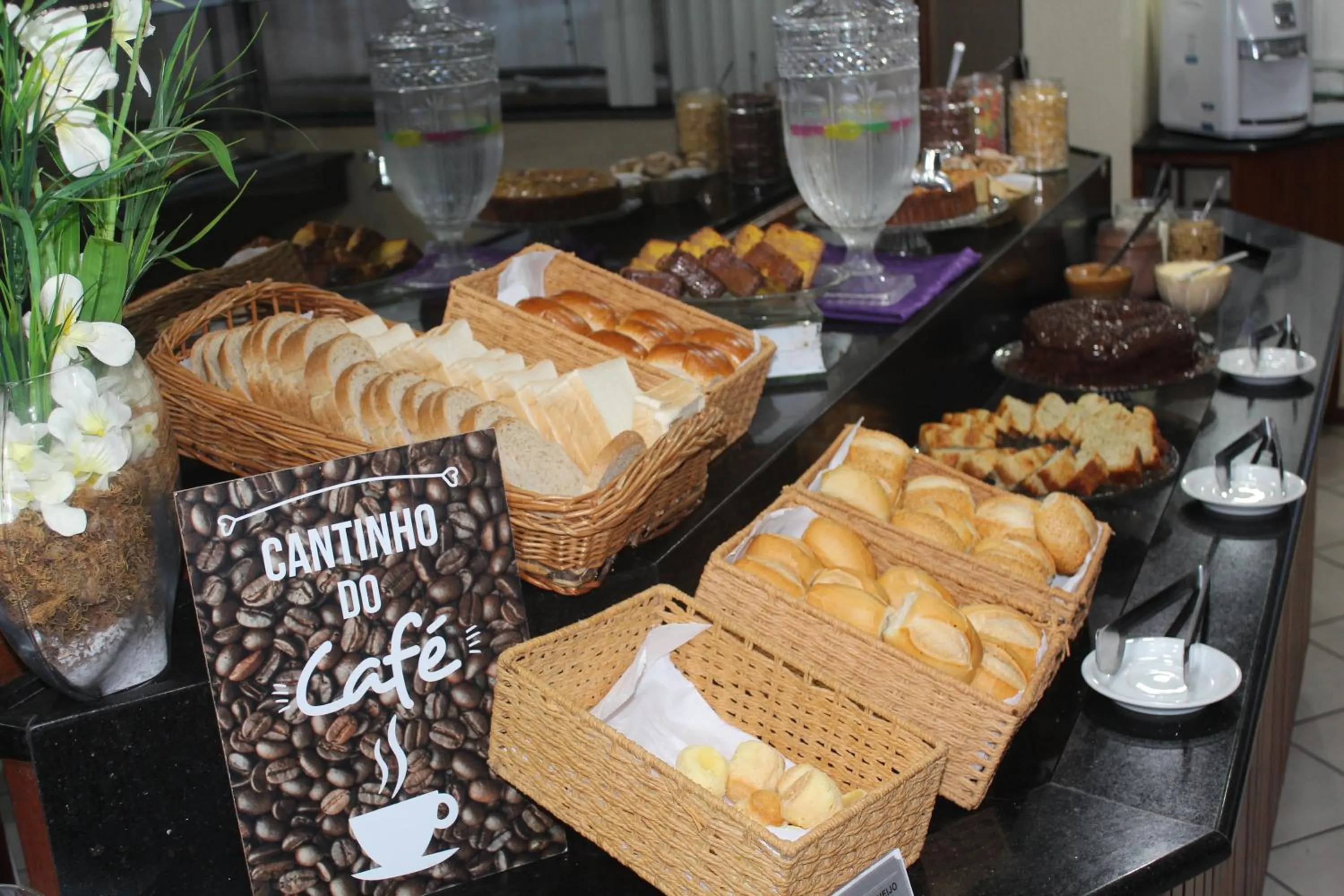 Breakfast in HANNA San Diego Apart Hotel